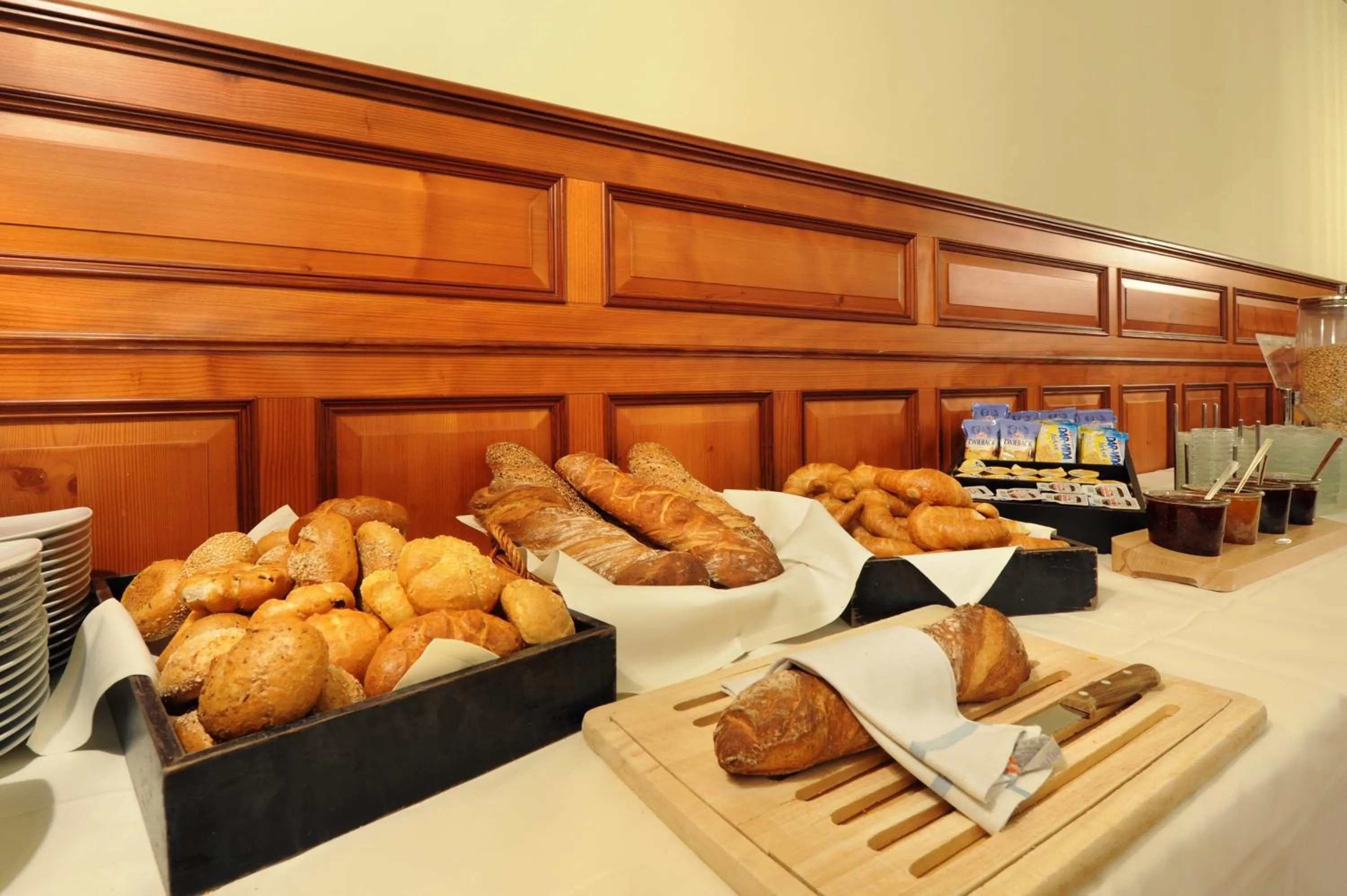 Buffet breakfast in Jugendstilhotel Paxmontana