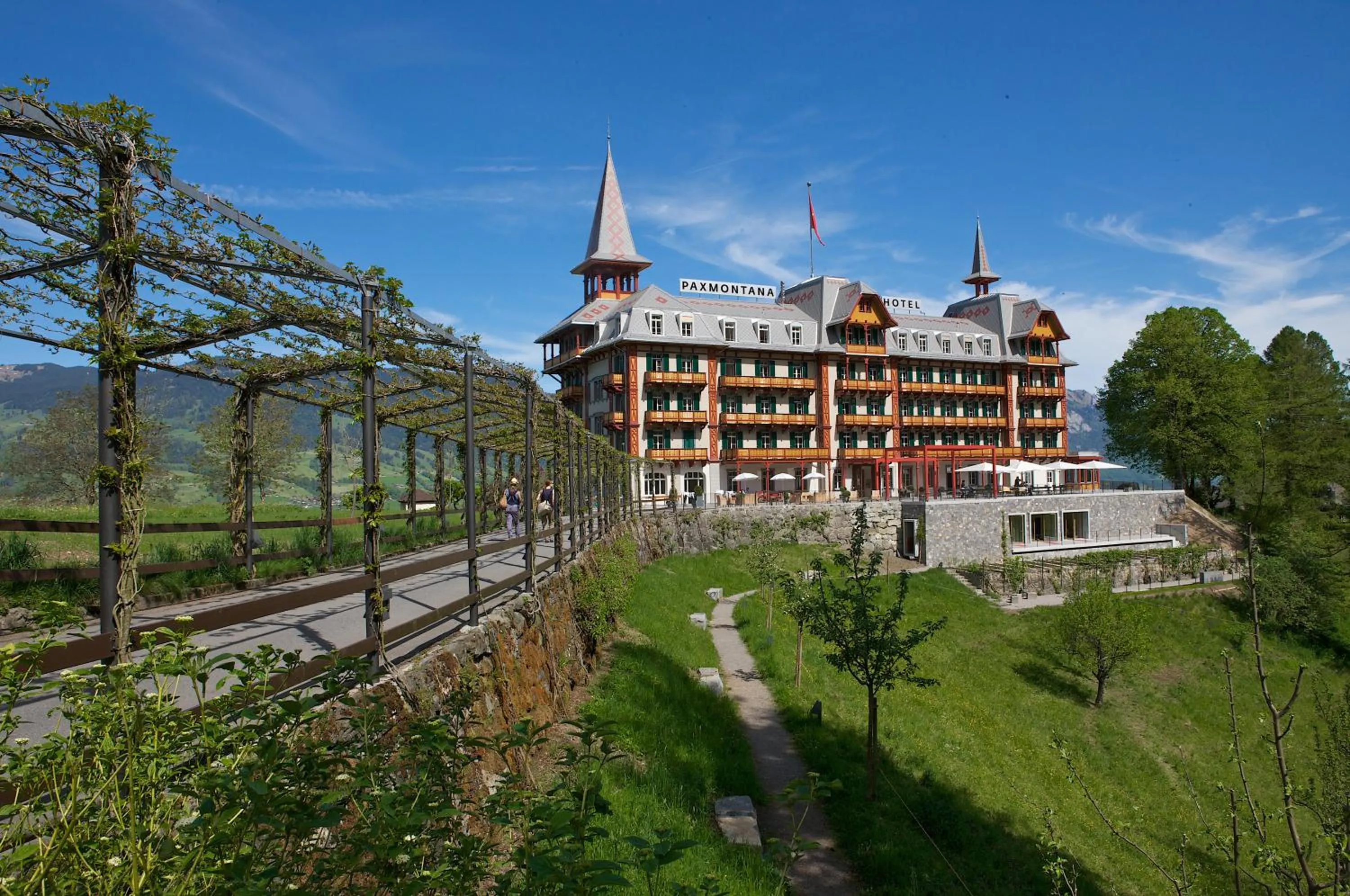 Facade/entrance in Jugendstilhotel Paxmontana
