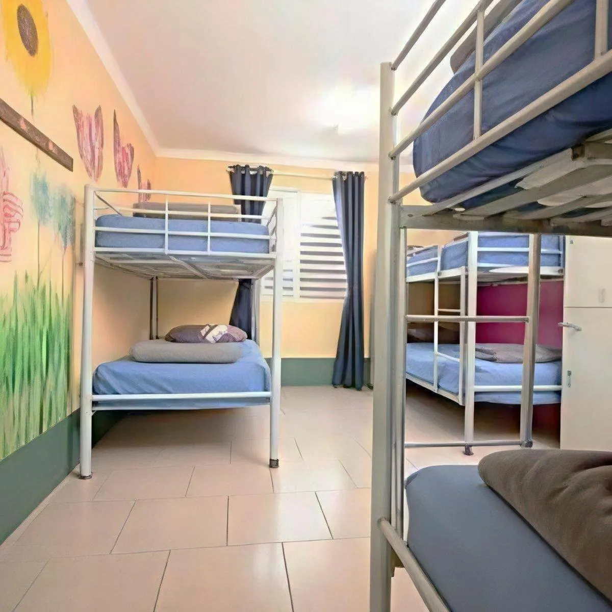 Bedroom, Bed in 1770 Beachside Backpacker