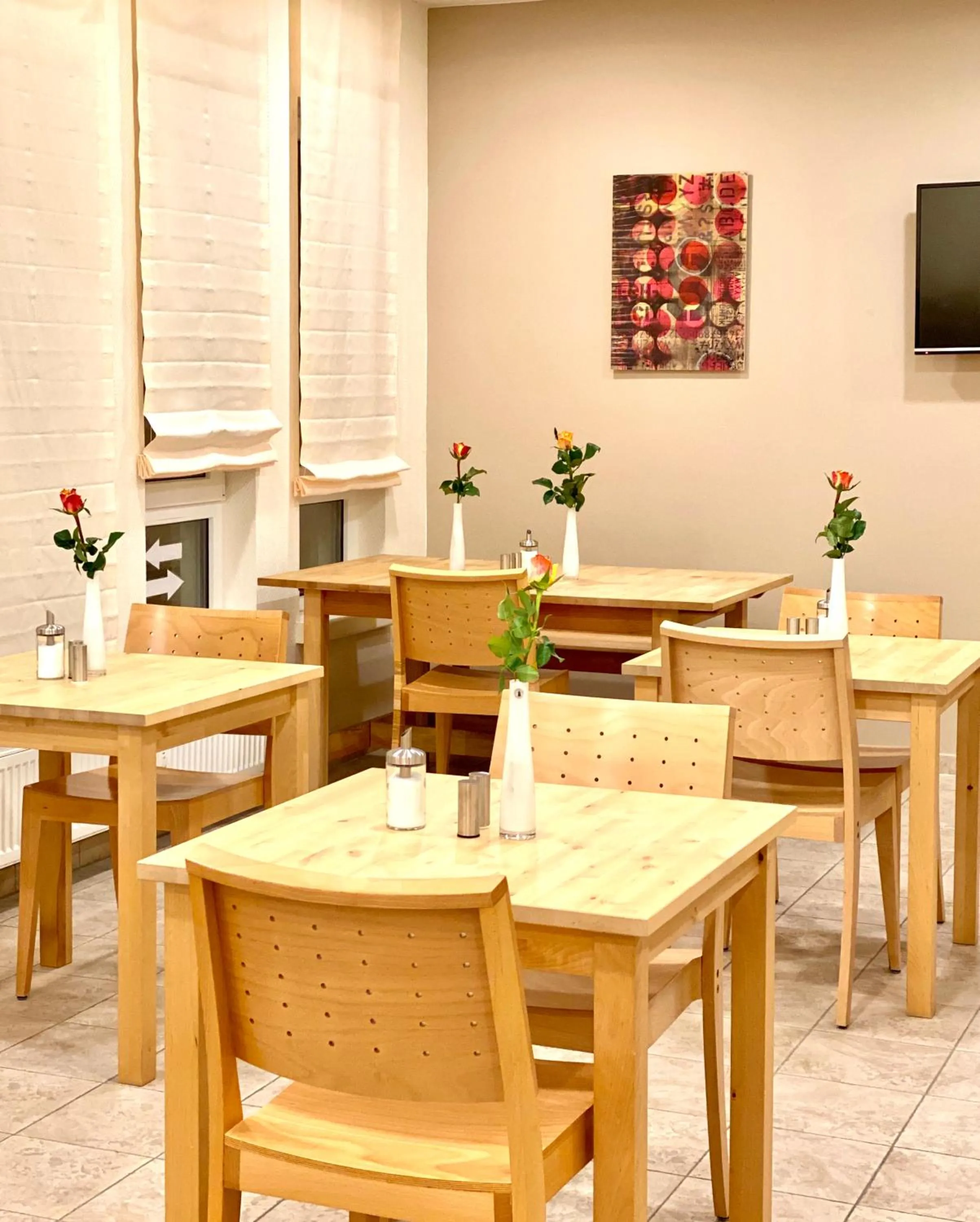 Restaurant/places to eat in Hotel Arena Rooms - Berlin Mitte