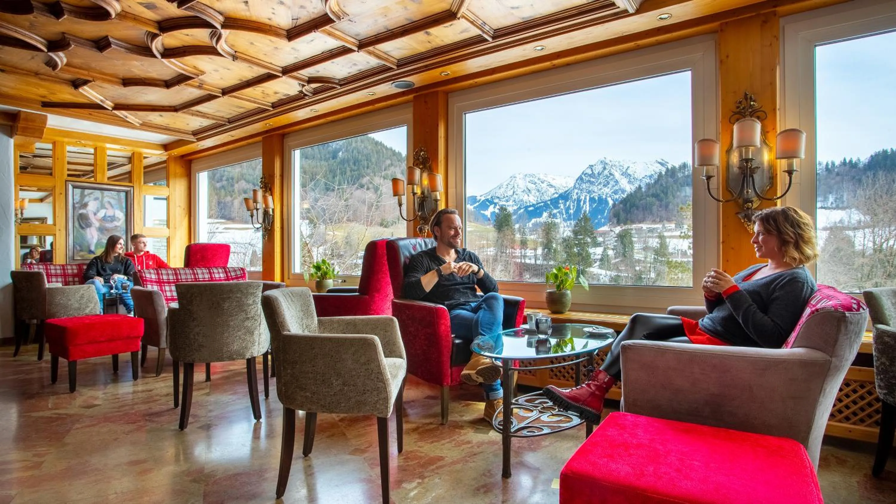 Lobby or reception in Alpenhotel Oberstdorf - ein Rovell Hotel