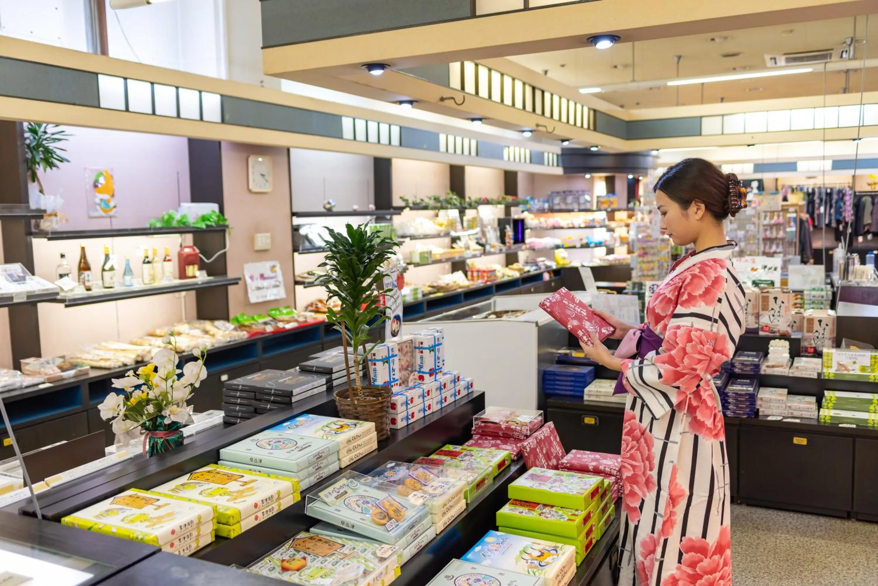 On-site shops in KAMENOI HOTEL Kusatsu Resort
