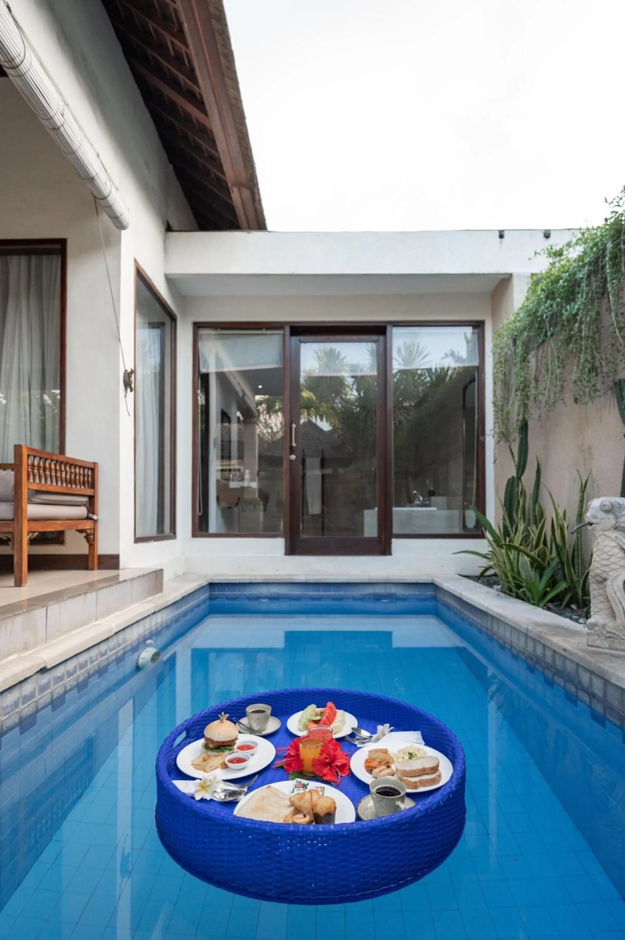 Food in Aldeoz Grand Kancana Villas Resort Bali