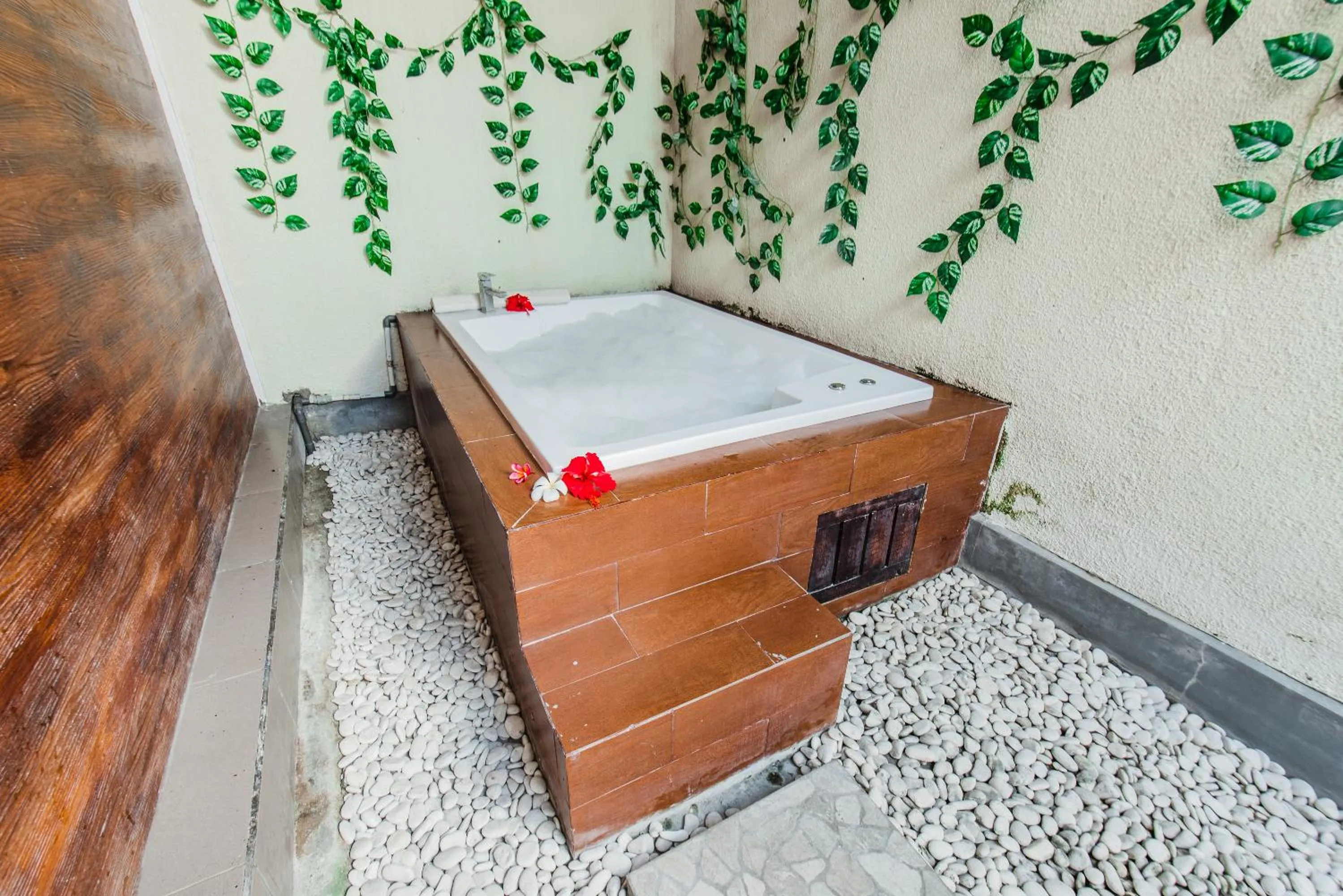 Hot Tub in Aldeoz Grand Kancana Villas Resort Bali