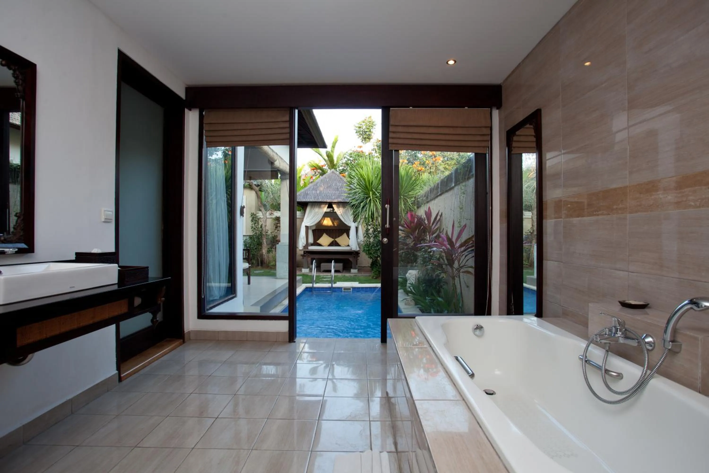 Garden in Aldeoz Grand Kancana Villas Resort Bali