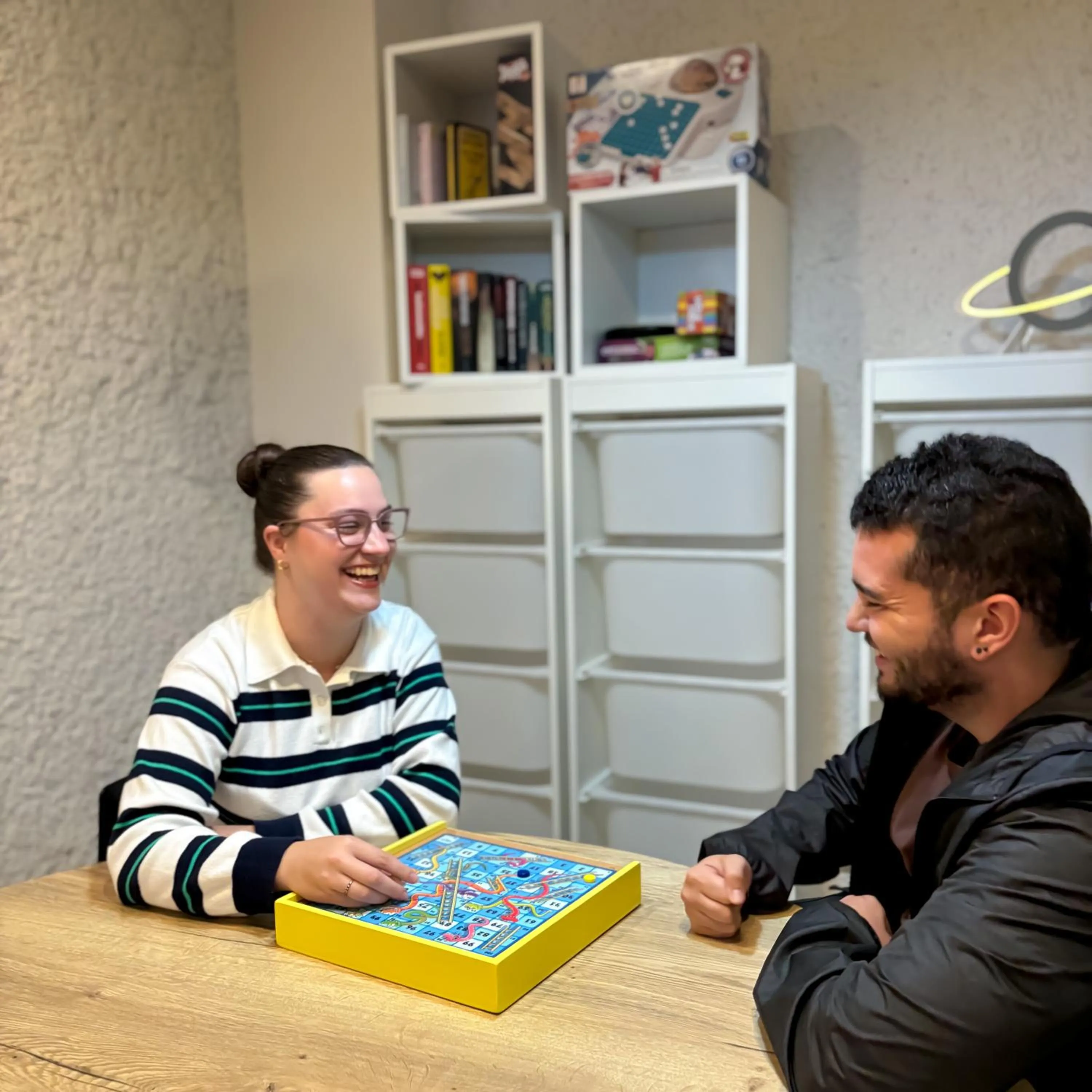 Restaurant/places to eat in Atypicap Capsule Hostel