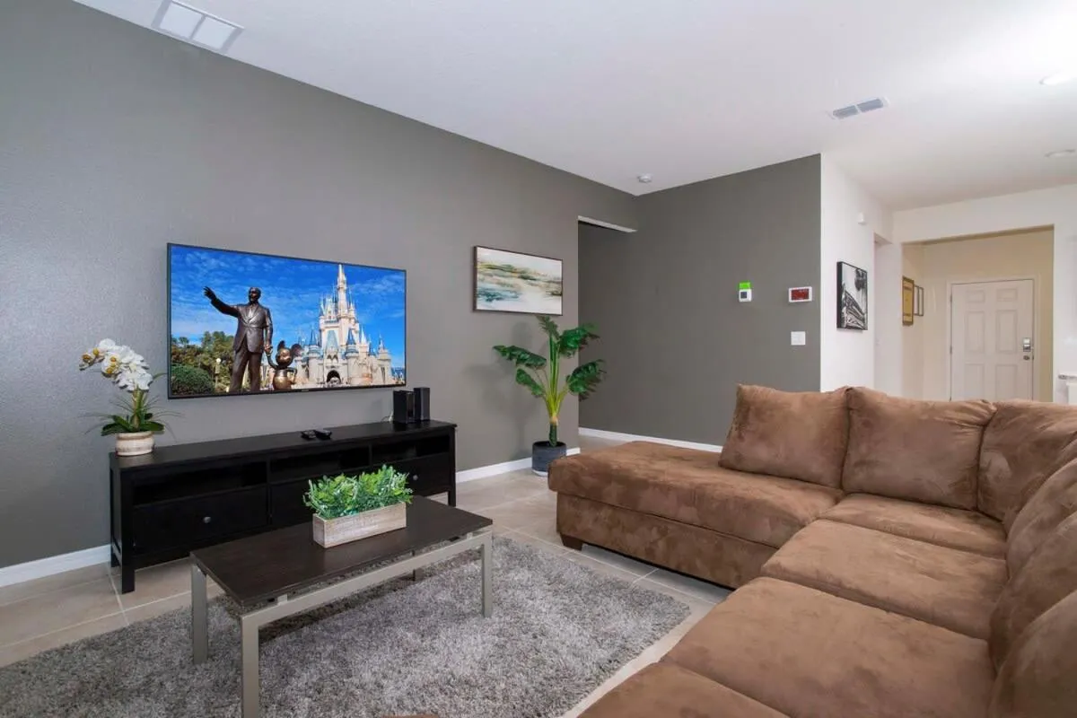 Gorgeous 5 Bd w/ Pool Close to Disney 6071