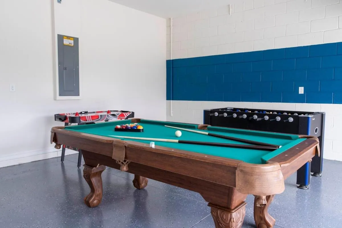 Gorgeous 5 Bd w/ Pool Close to Disney 6071