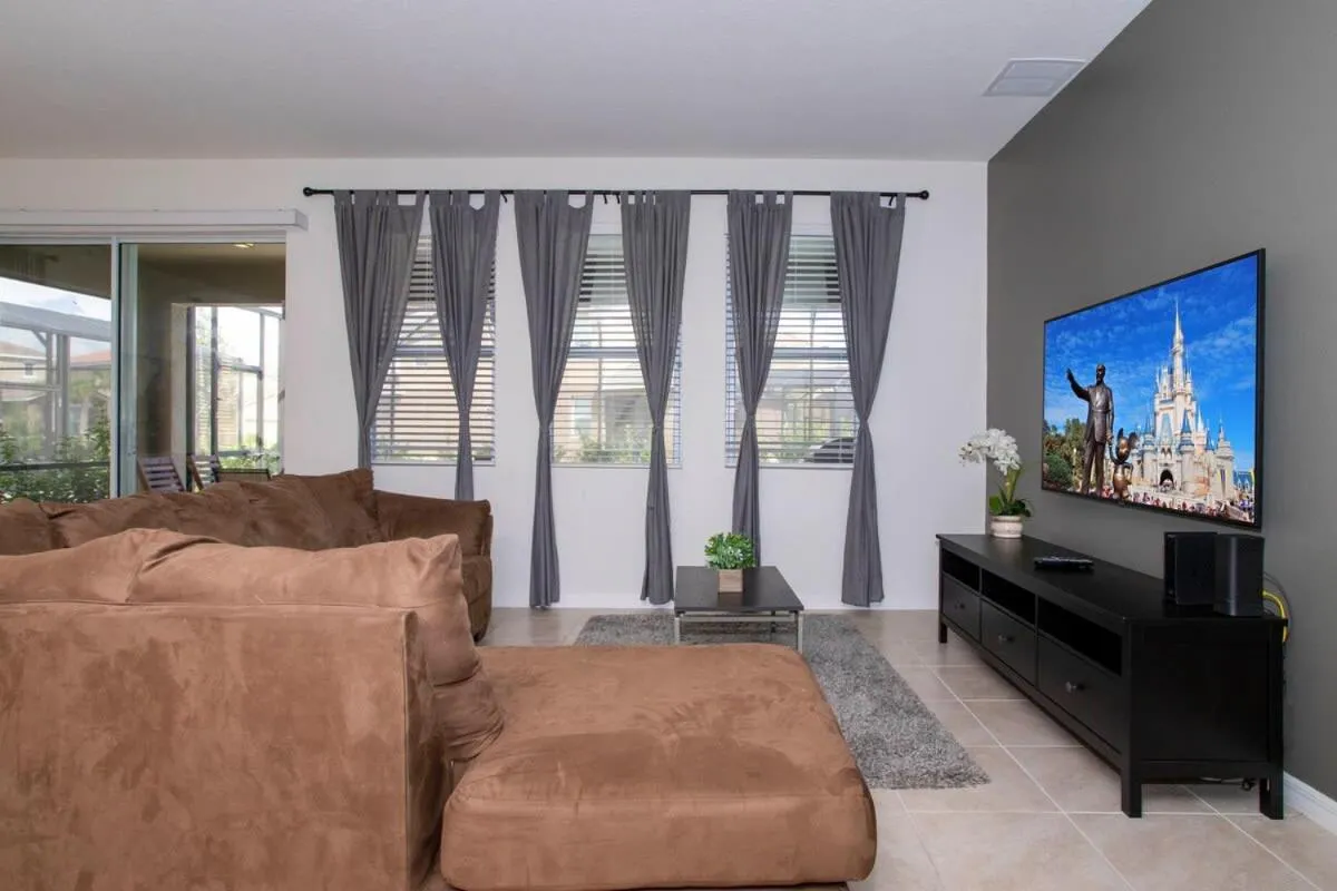 Gorgeous 5 Bd w/ Pool Close to Disney 6071