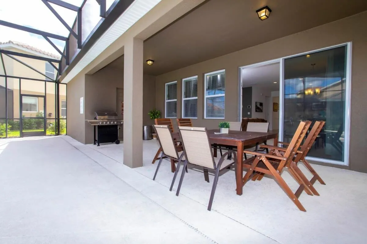 Gorgeous 5 Bd w/ Pool Close to Disney 6071