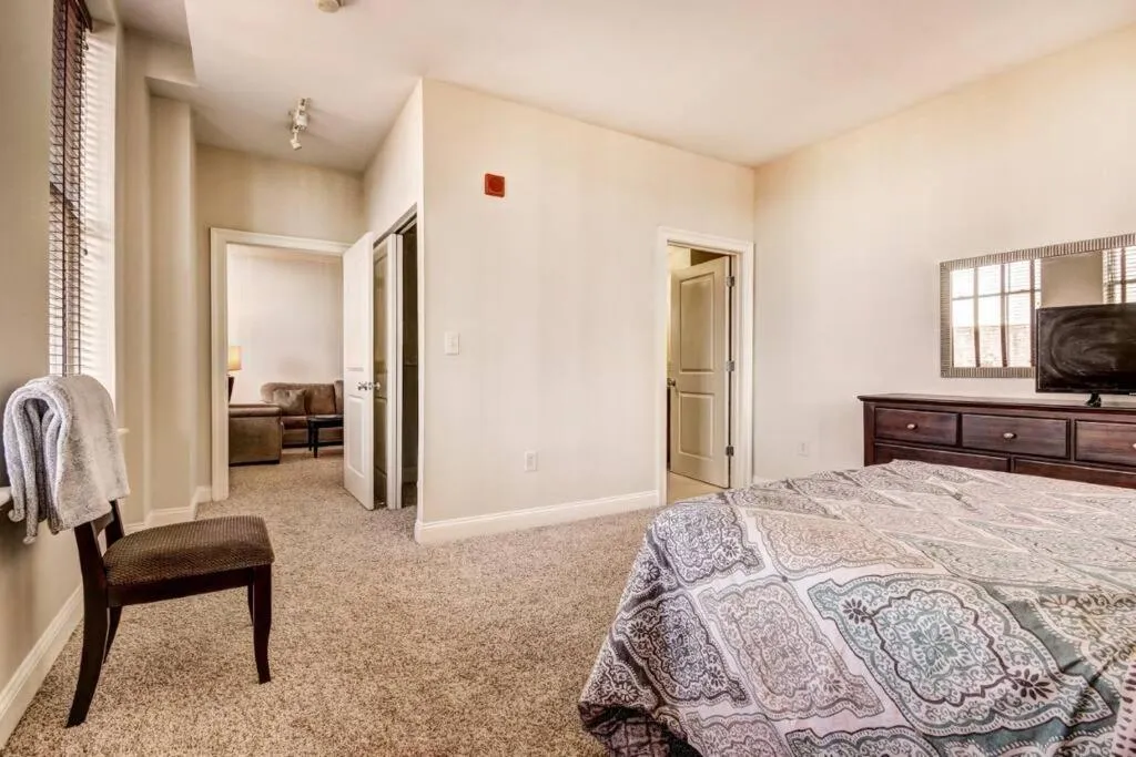 Bed in Harbor apartments Free indoor Parking