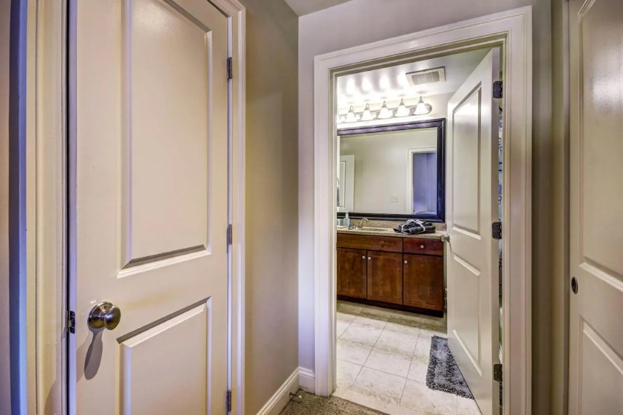 Bathroom in Harbor apartments Free indoor Parking