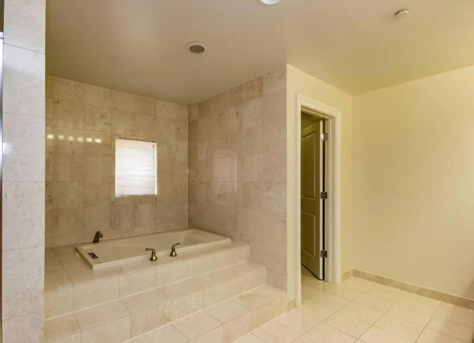 Harbor apartments Free indoor Parking