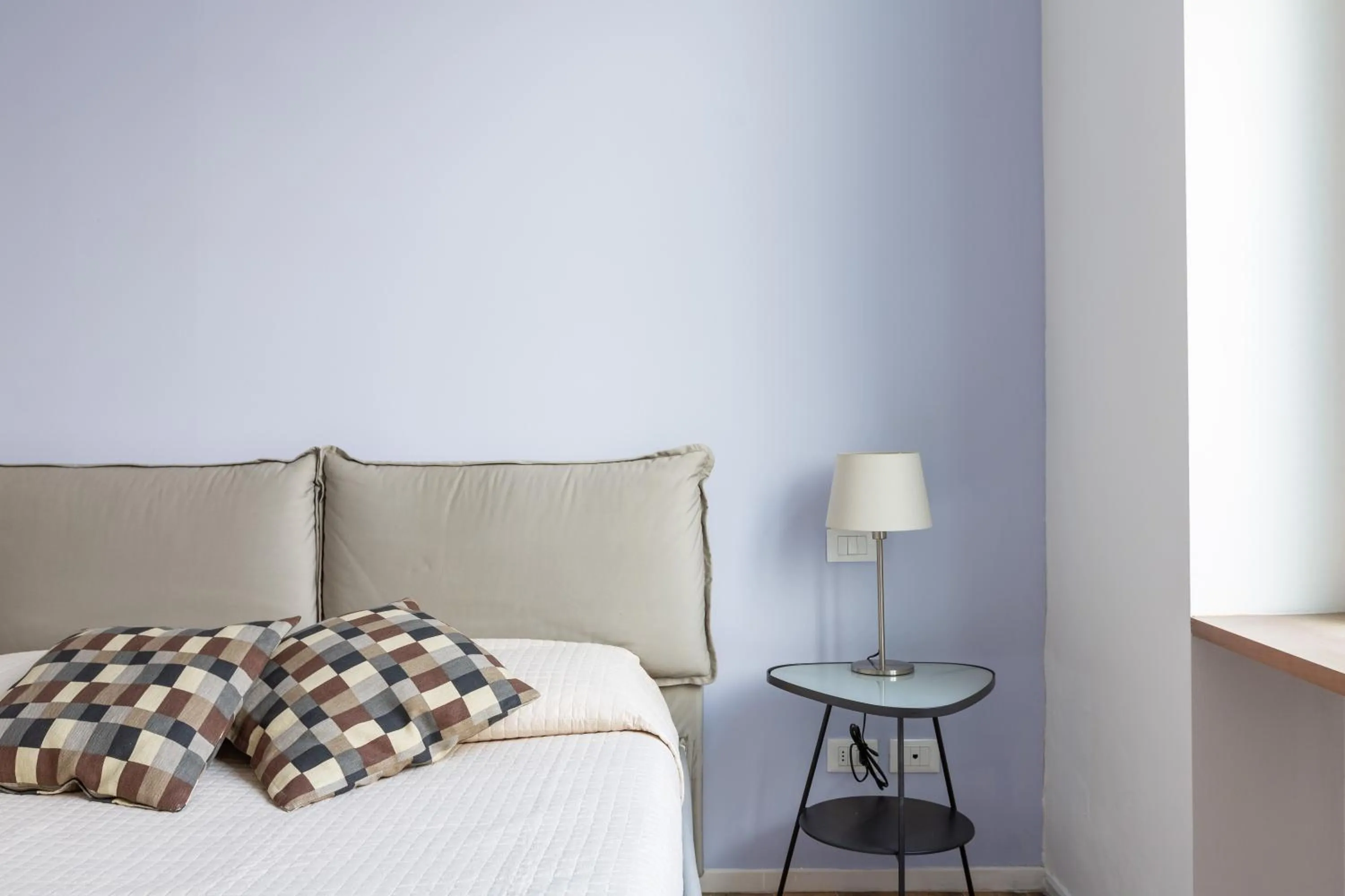 Bedroom, Bed in EasyTopStay - Tricolore Modern and Cozy Apartment