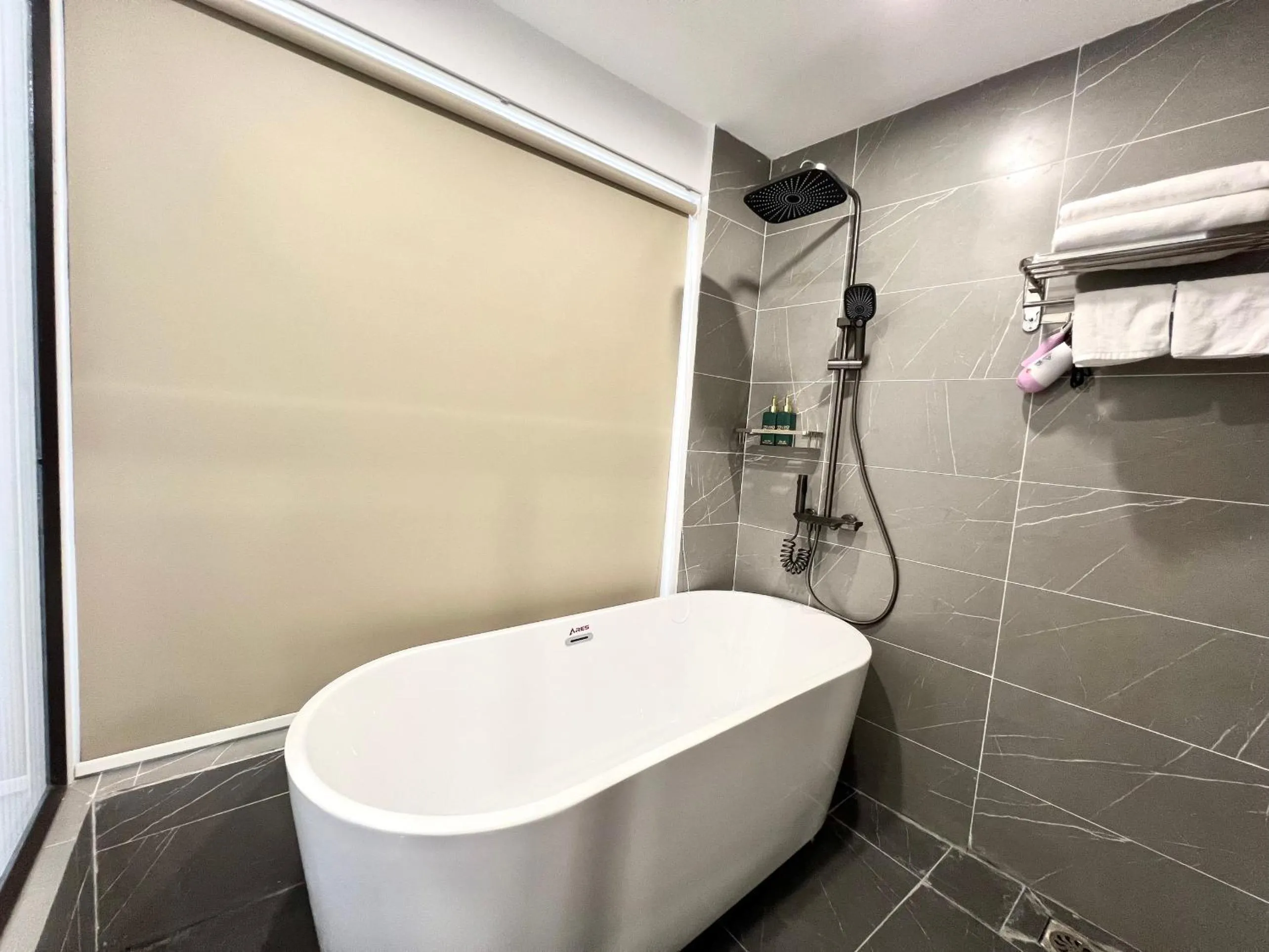 Shower in 22housing Hotel 20 Linh Lang