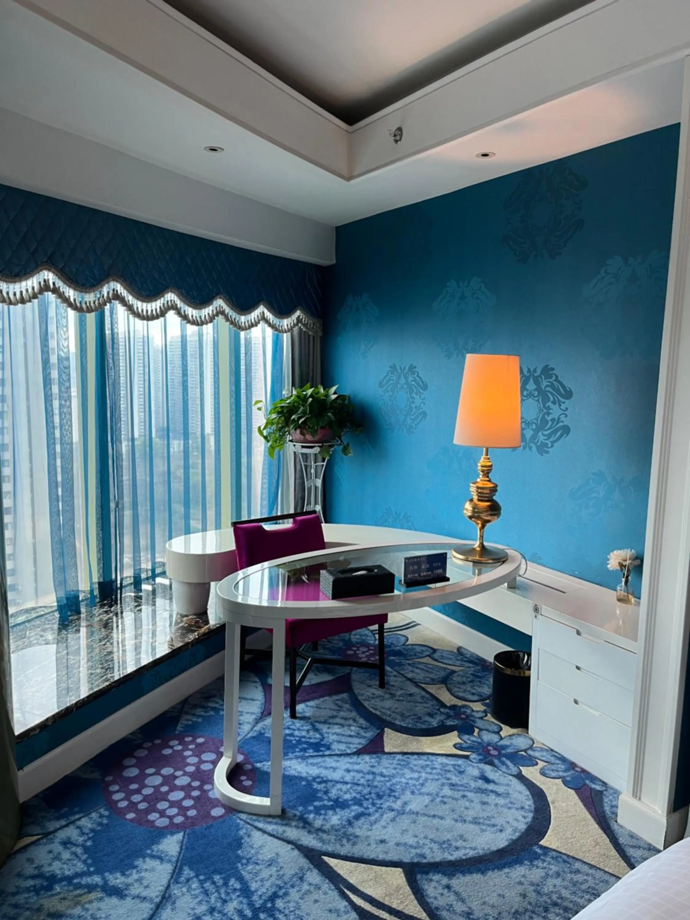 Bedroom in Days Hotel & Suites China Town