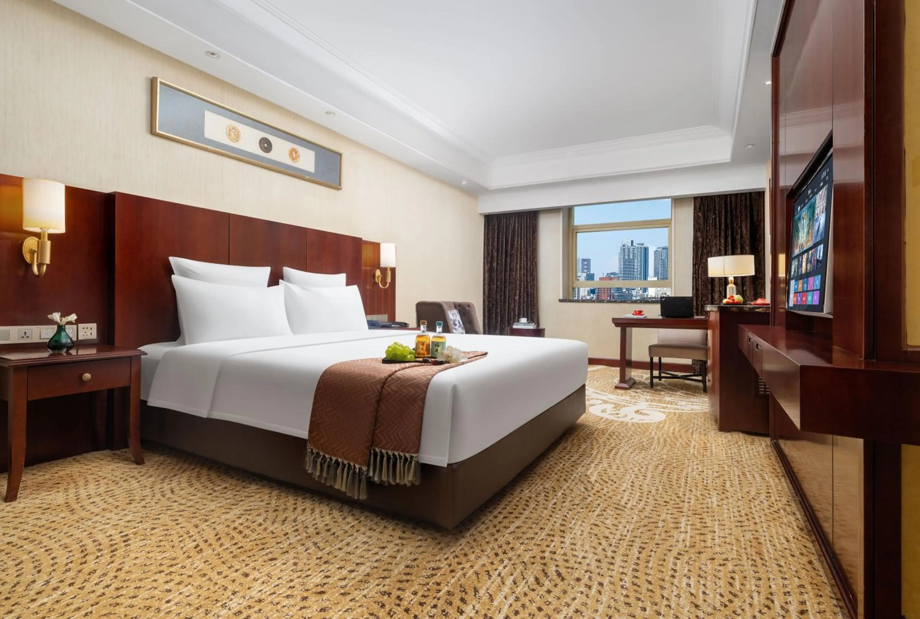 Bedroom, Bed in Days Hotel & Suites China Town