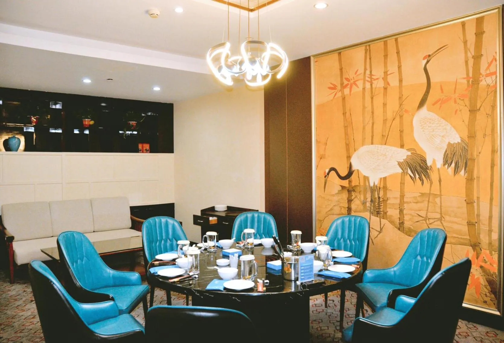 Restaurant/places to eat in Days Hotel & Suites China Town