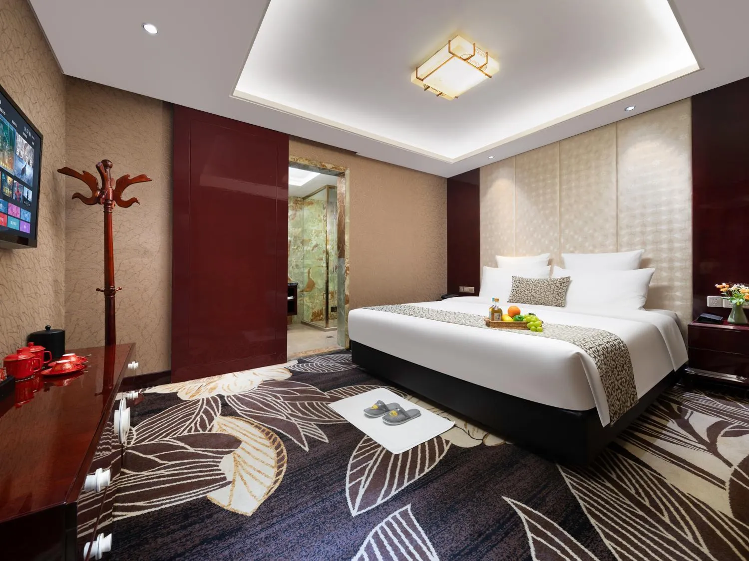 Bedroom, Bed in Days Hotel & Suites China Town