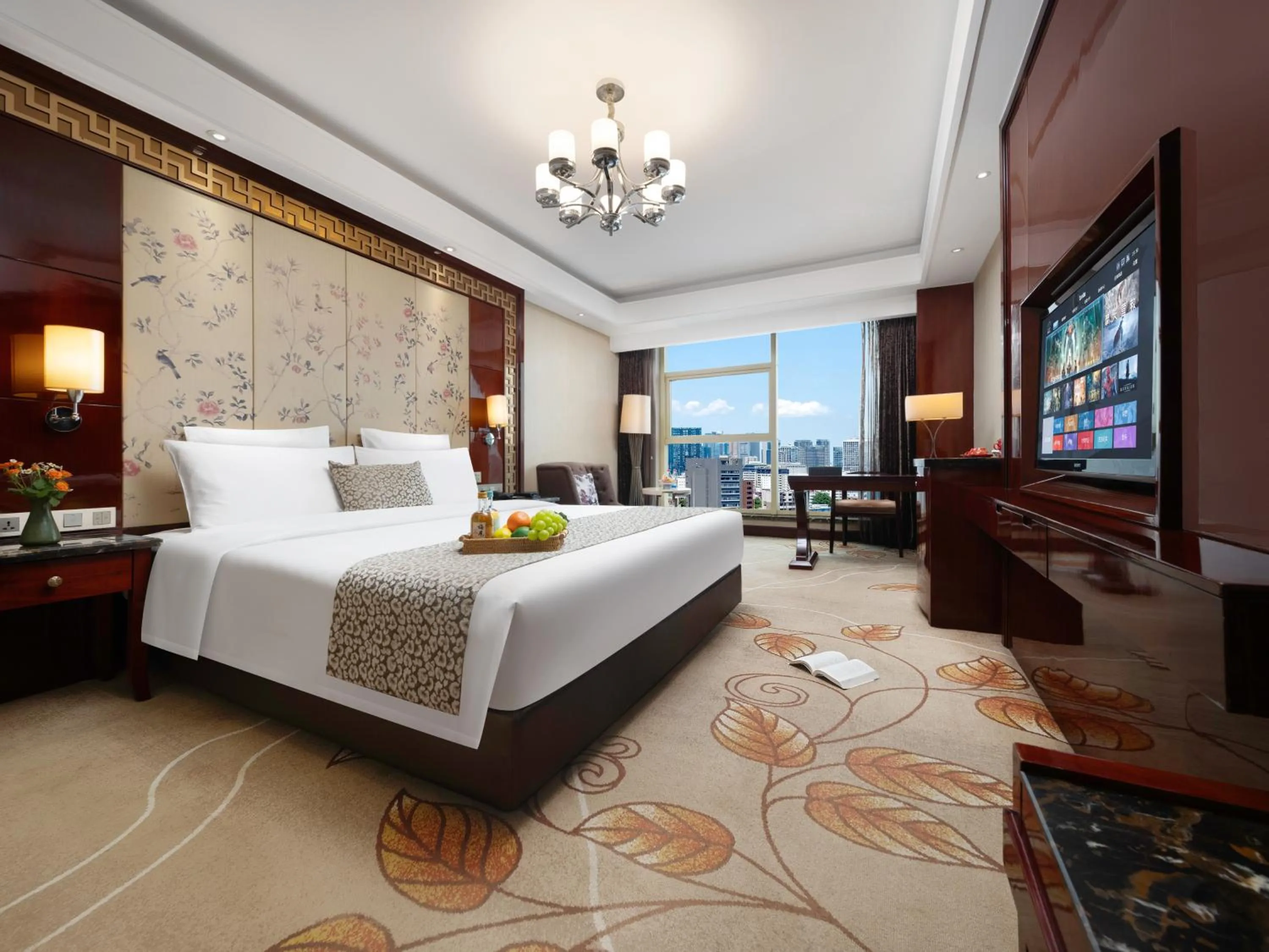 Bedroom, Bed in Days Hotel & Suites China Town