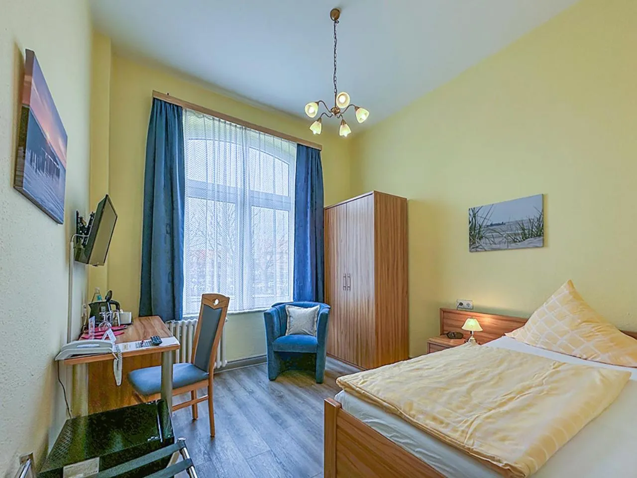 Bed in Hotel Graf Waldersee