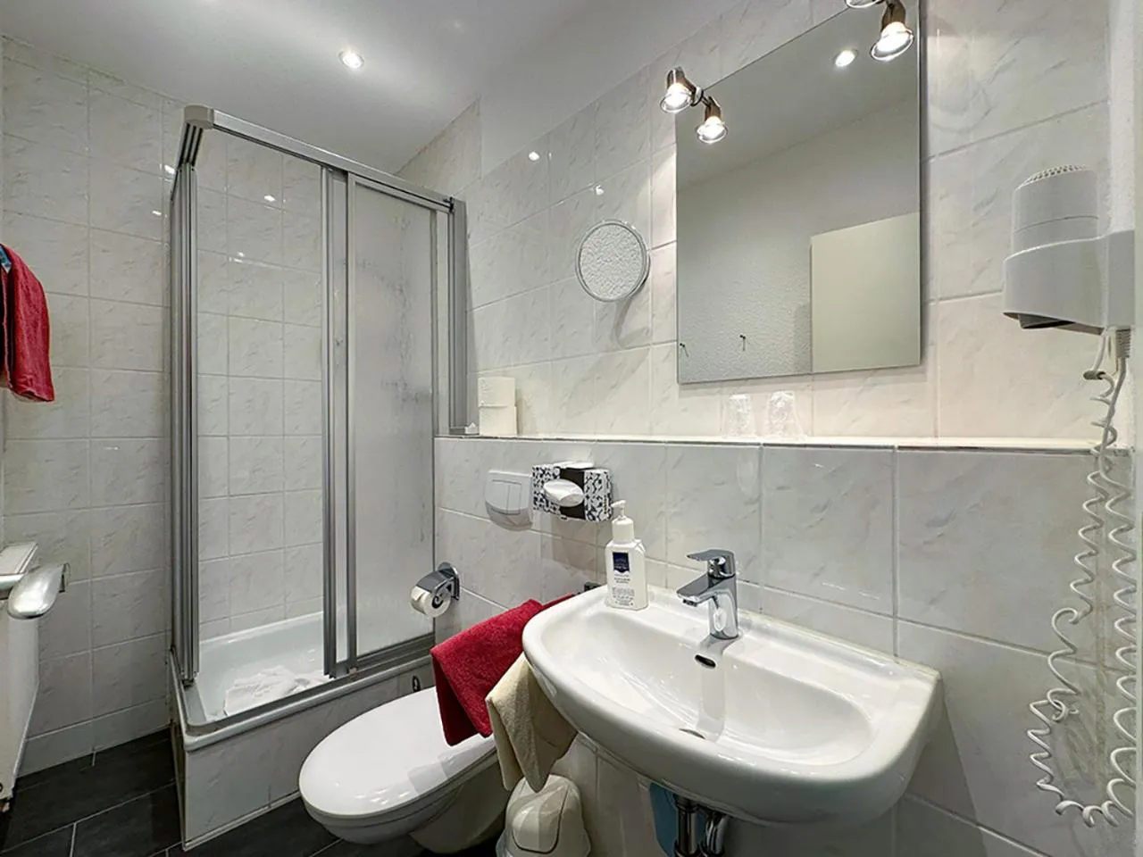 Shower in Hotel Graf Waldersee