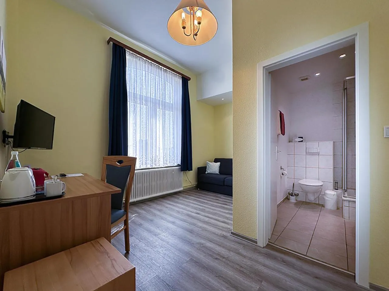 Toilet in Hotel Graf Waldersee