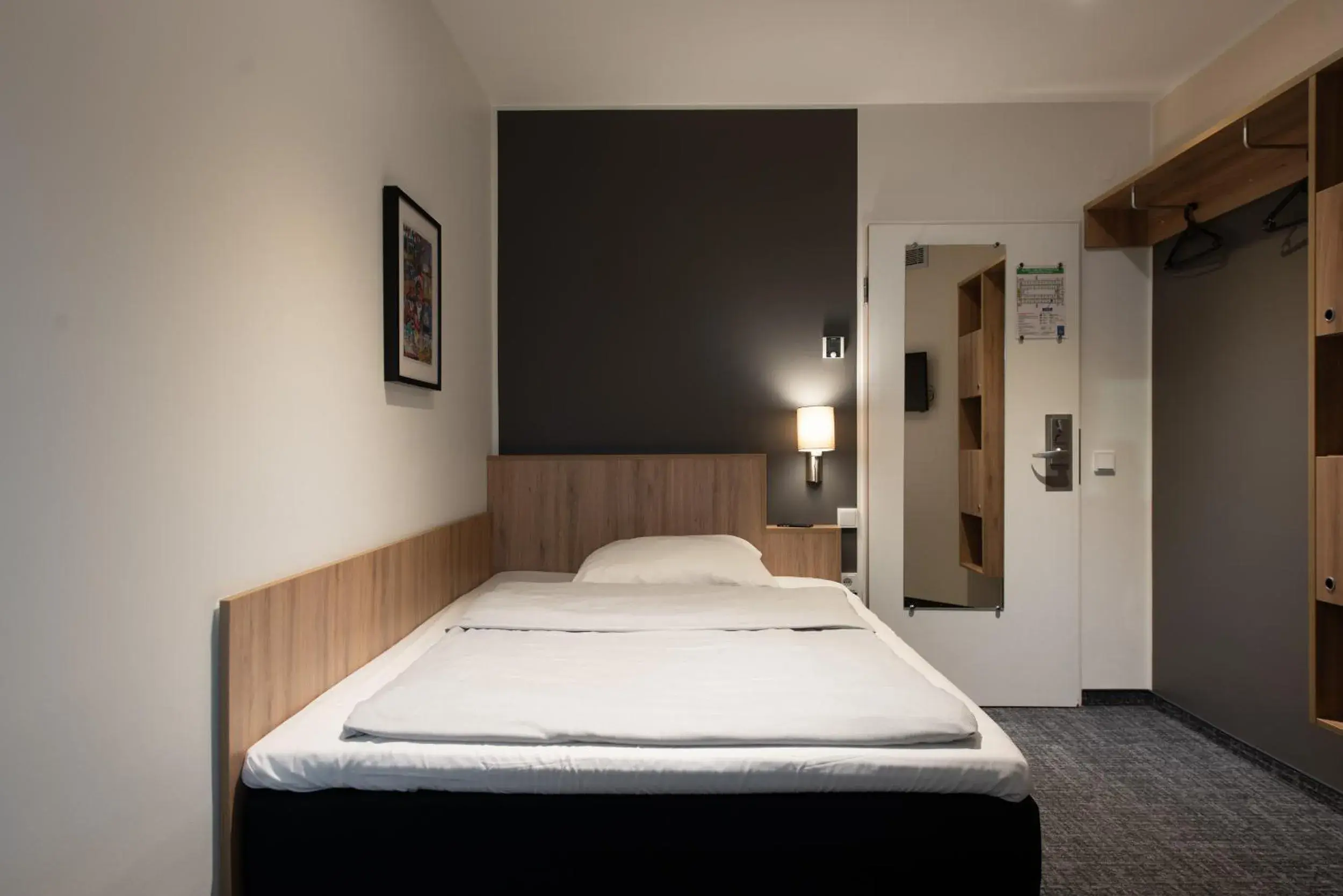 Single Room in Egon Hotel Hamburg City Single Room in Egon Hotel Hamburg City
