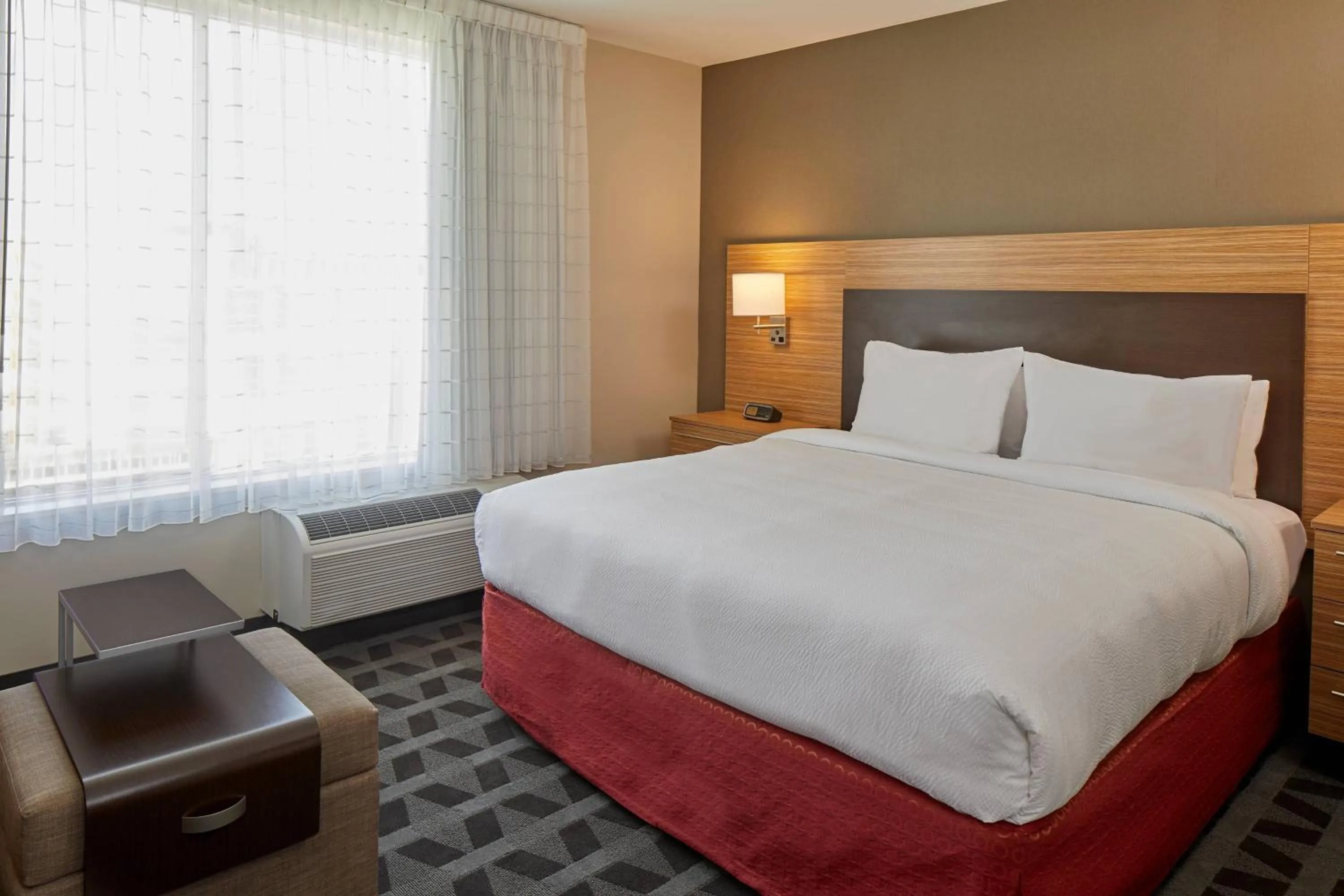 Bedroom, Bed in TownePlace Suites by Marriott Columbus North - OSU