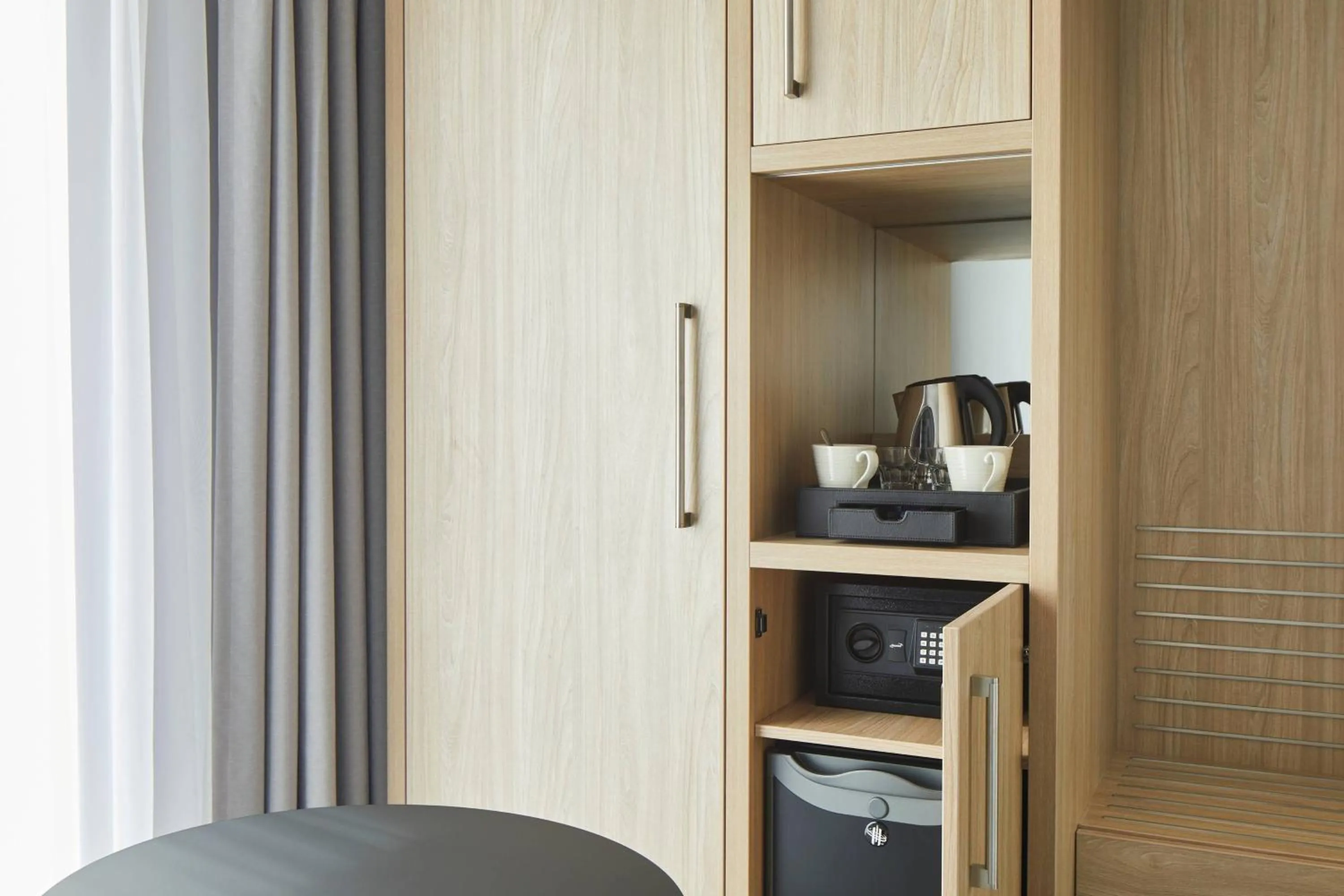 Photo of the whole room, Bed in Courtyard by Marriott Stoke on Trent Staffordshire