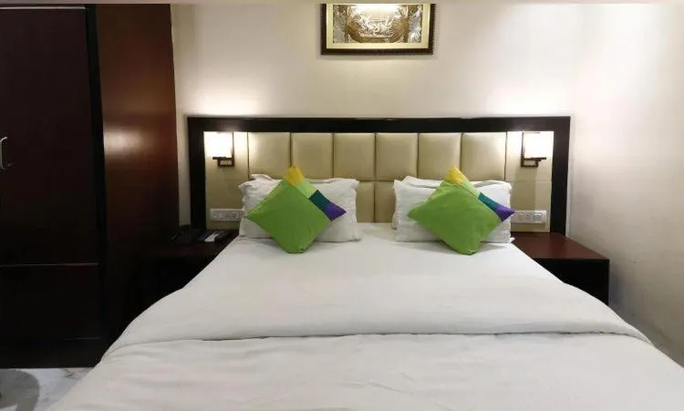 Bed in Hotel Capital House