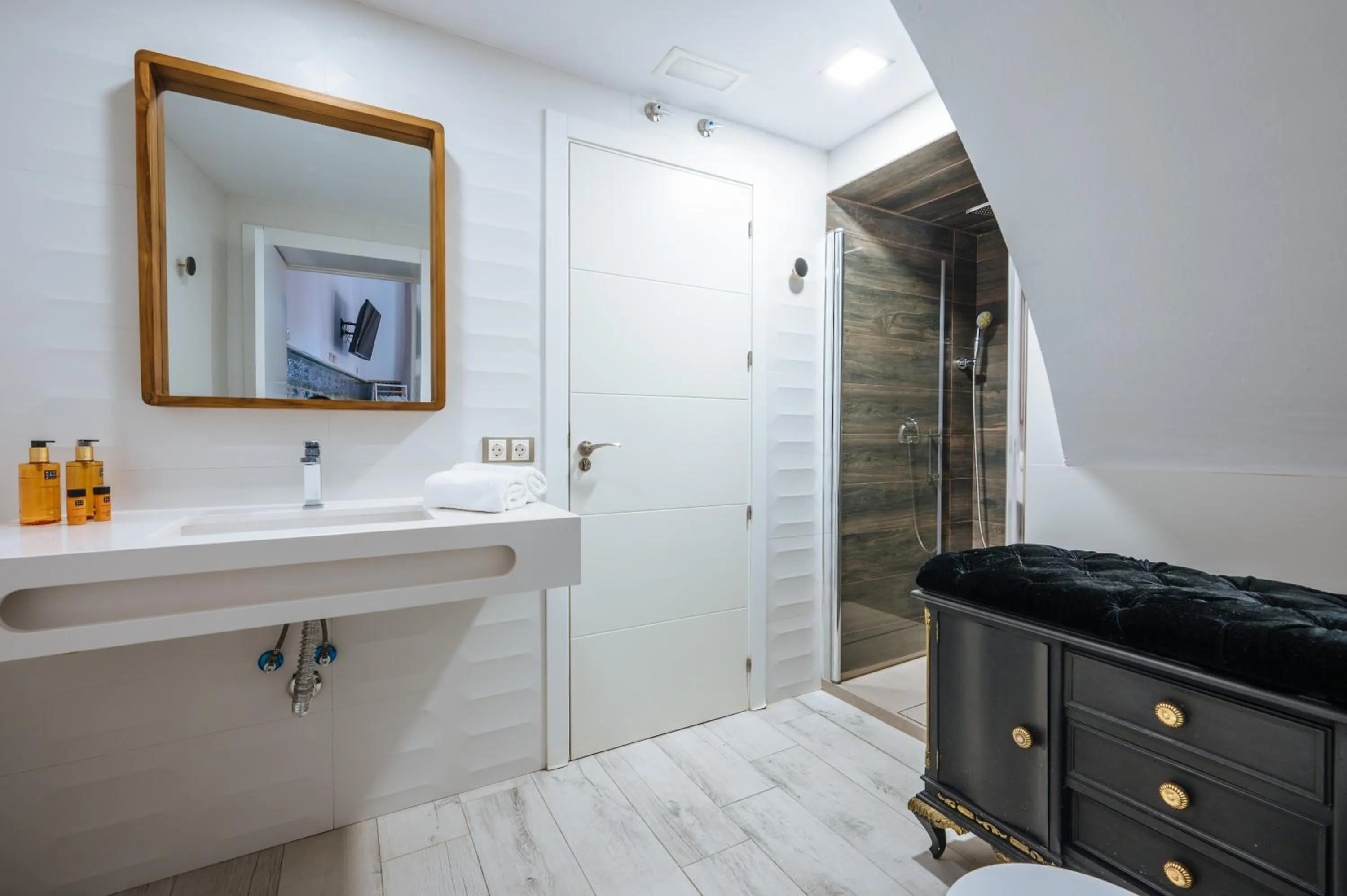 Bathroom in Apartamentos "El Escondite de Triana"