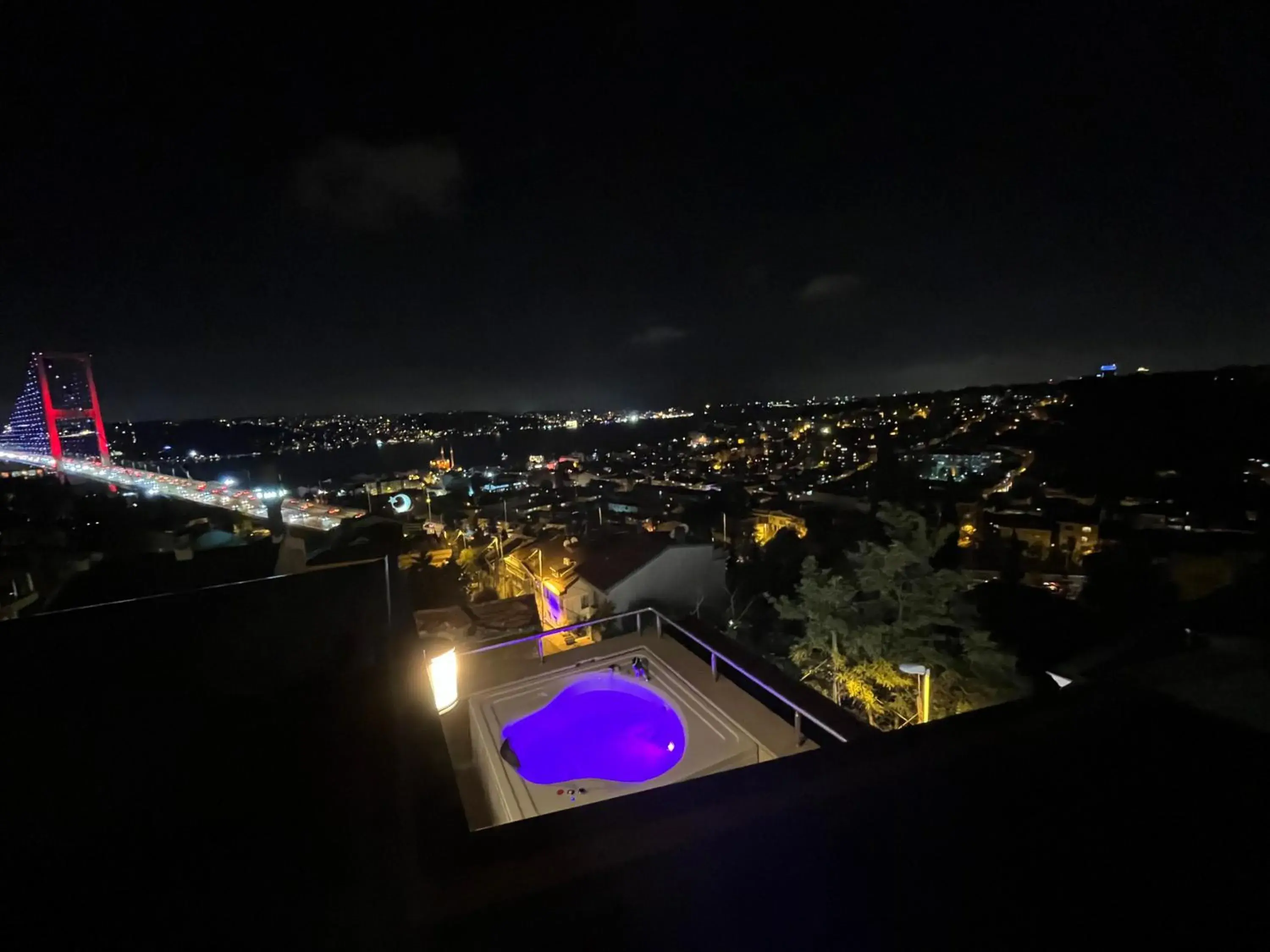 Suite with Terrace and Jacuzzi in Class Hotel Bosphorus With Jacuzzi Suite with Terrace and Jacuzzi in Class Hotel Bosphorus With Jacuzzi