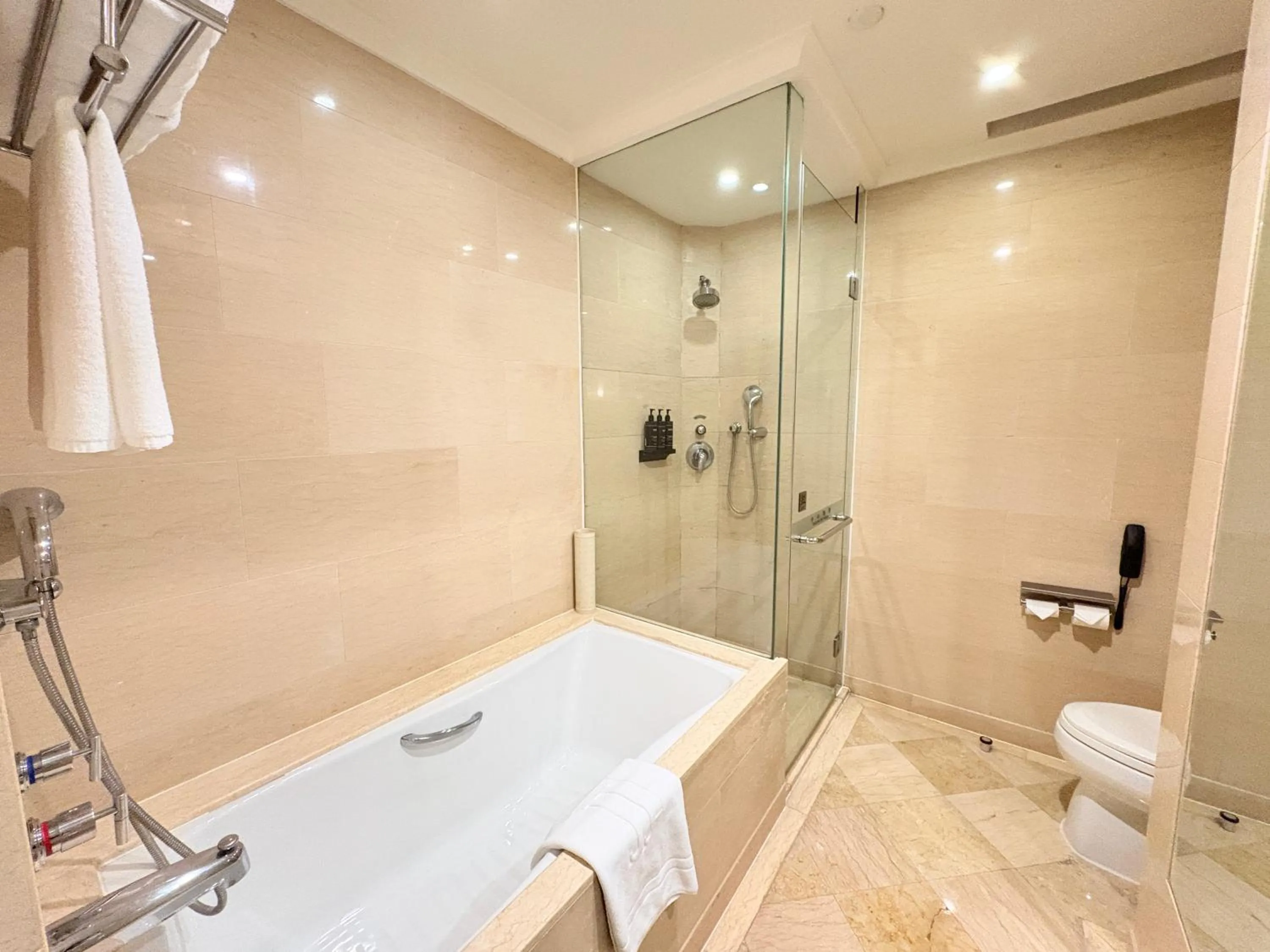 Bathroom in Wuhan Jin Jiang International Hotel