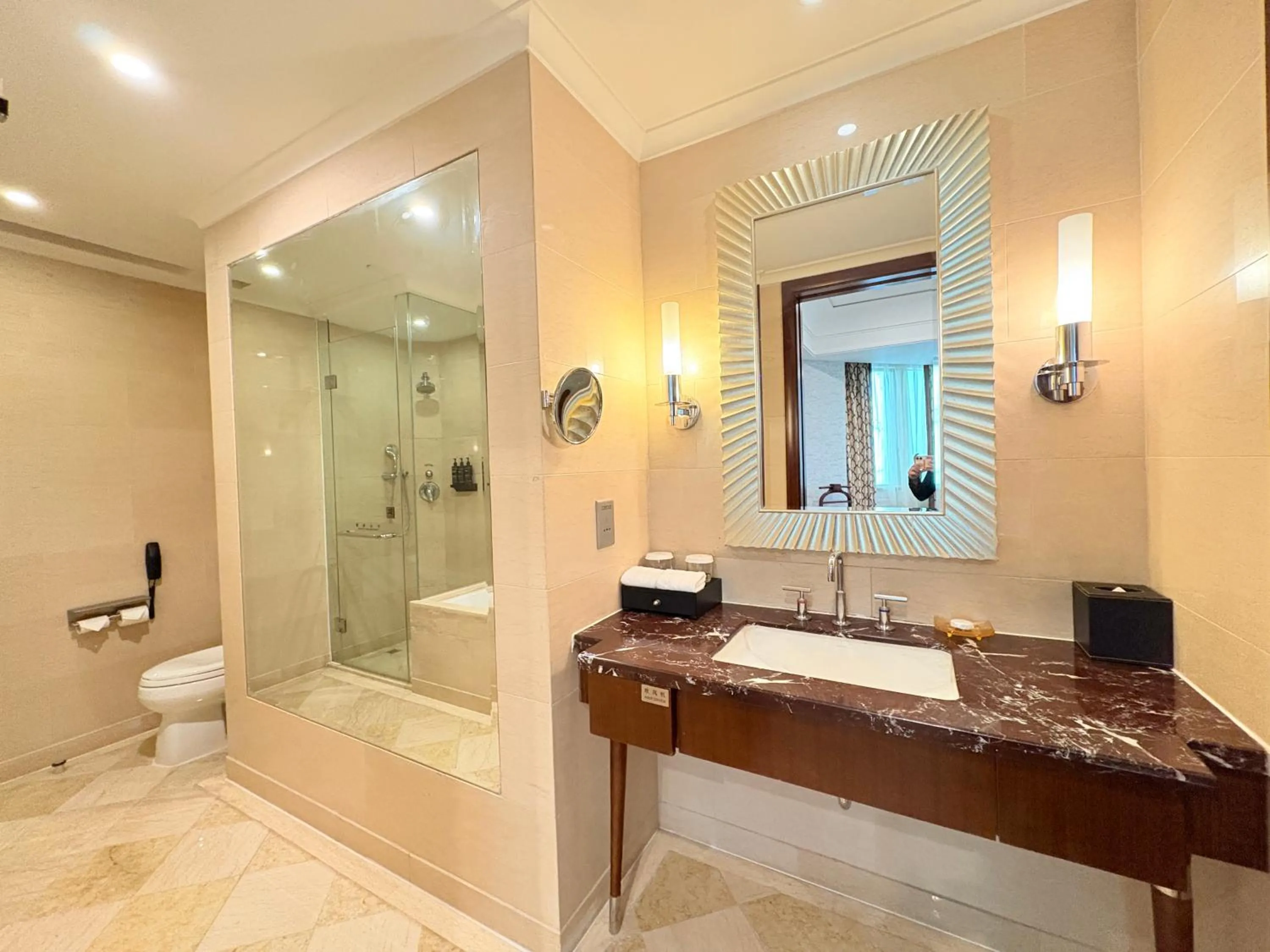 Toilet in Wuhan Jin Jiang International Hotel