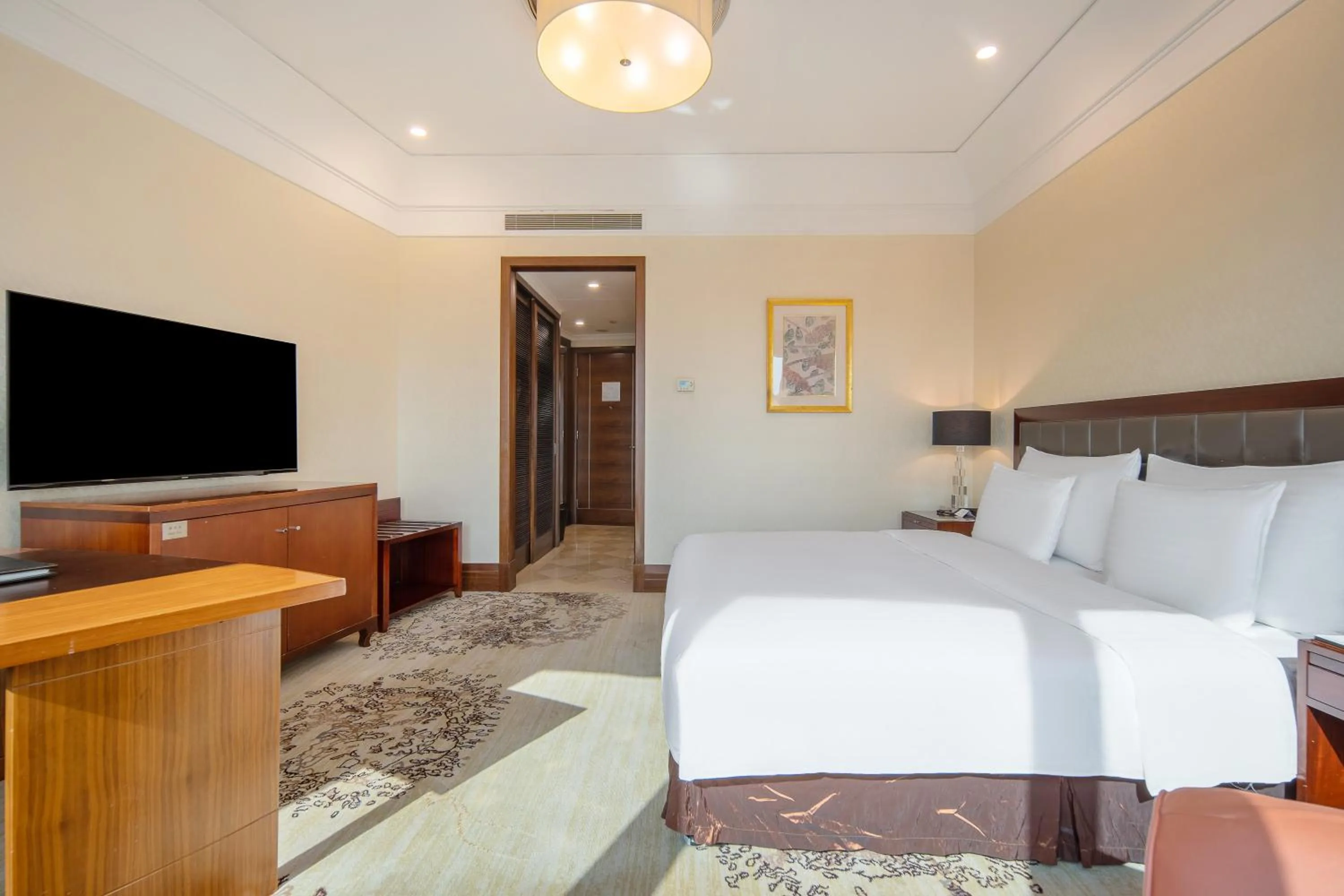 Bedroom, Bed in Wuhan Jin Jiang International Hotel