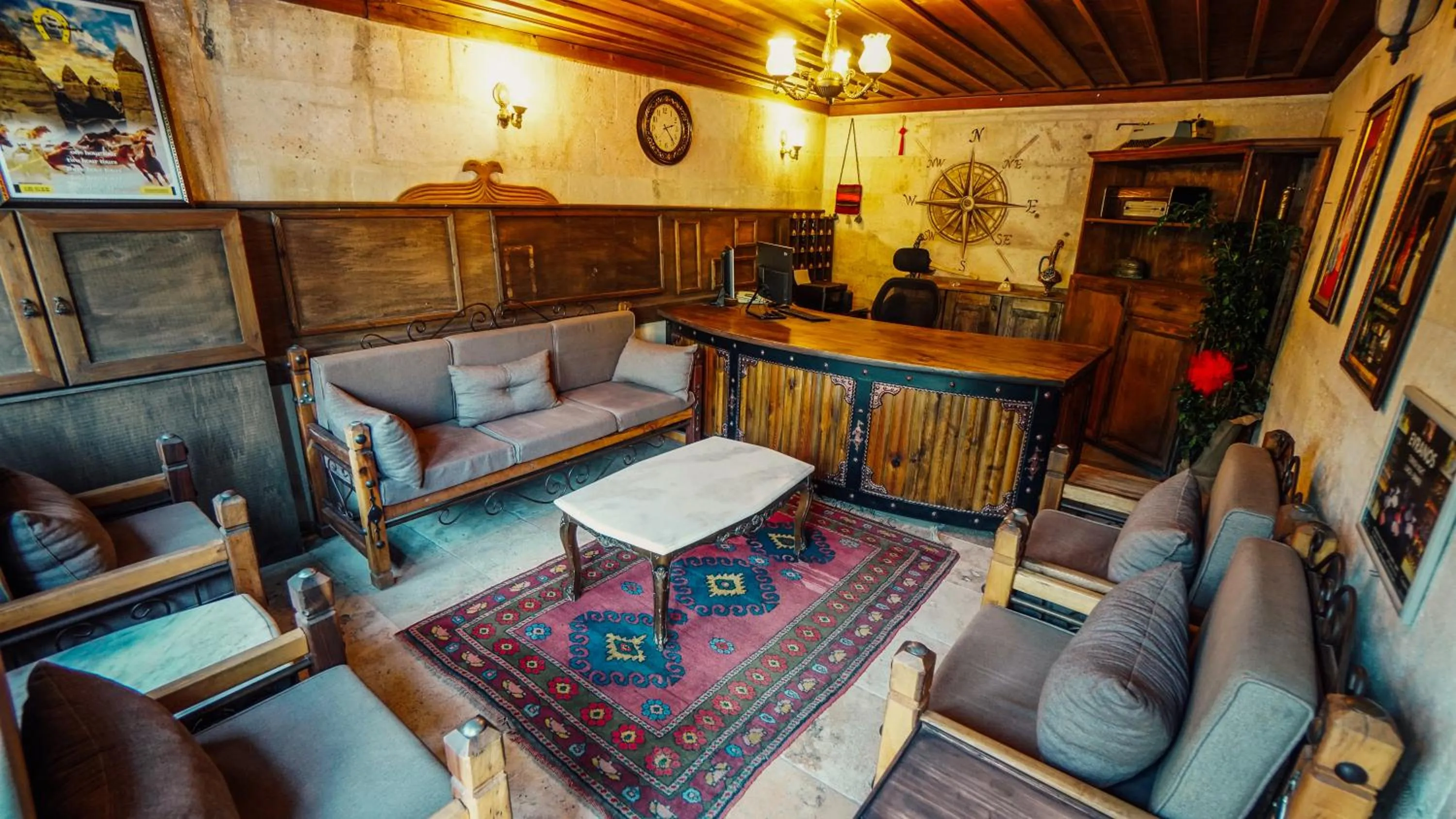 Lobby or reception in Helen Cave Suites