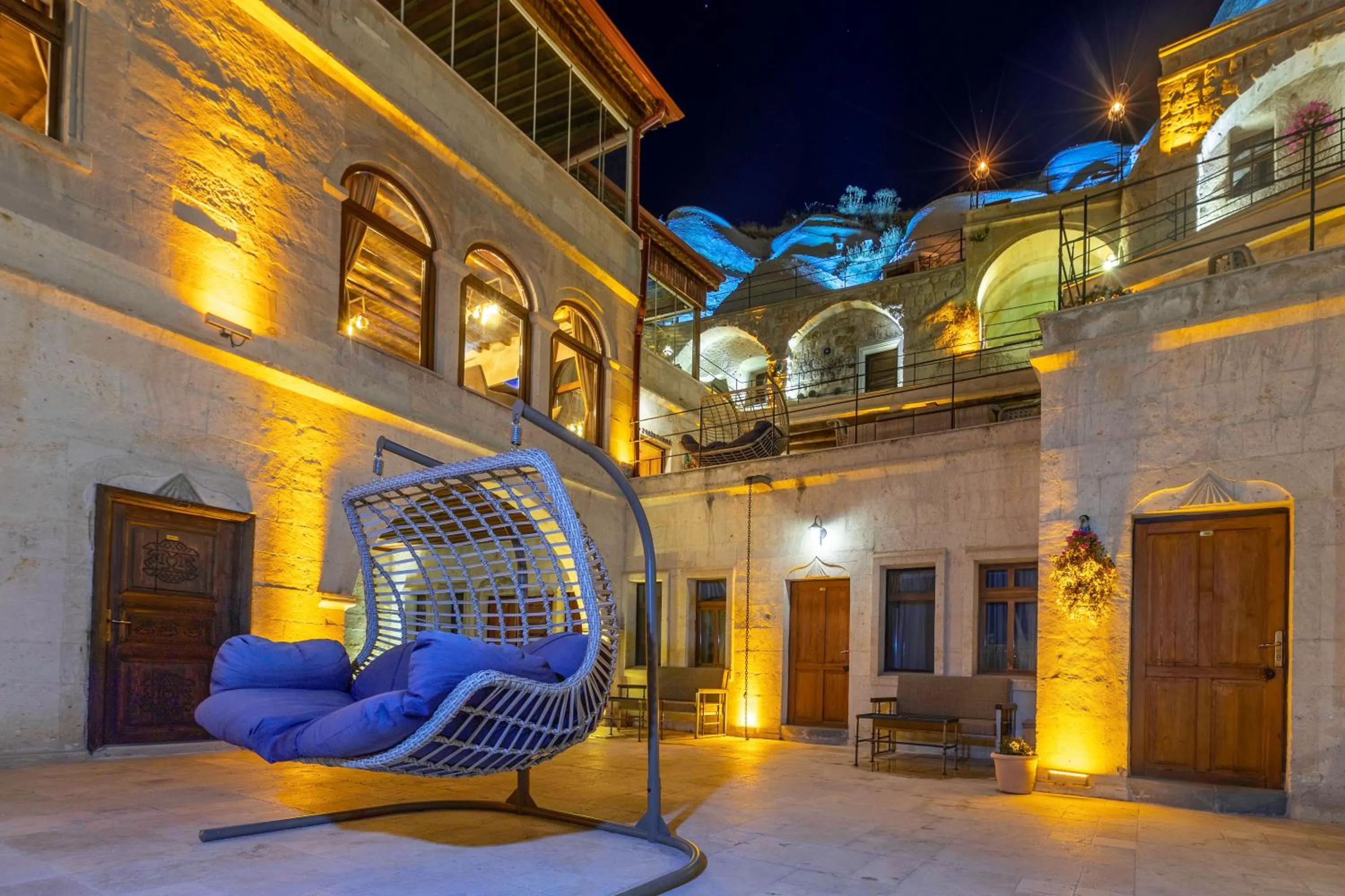 Property building in Helen Cave Suites