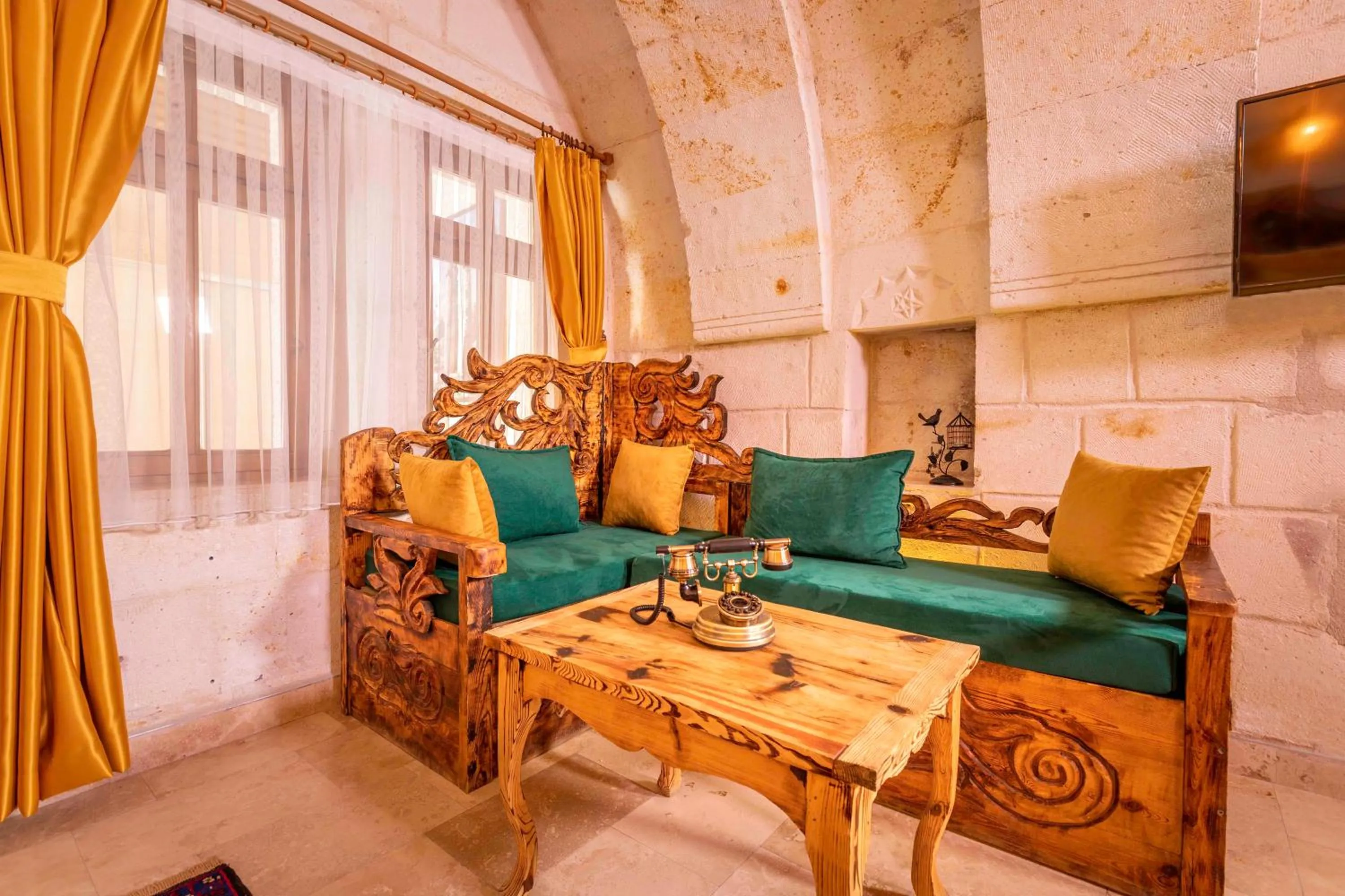 Seating area in Helen Cave Suites