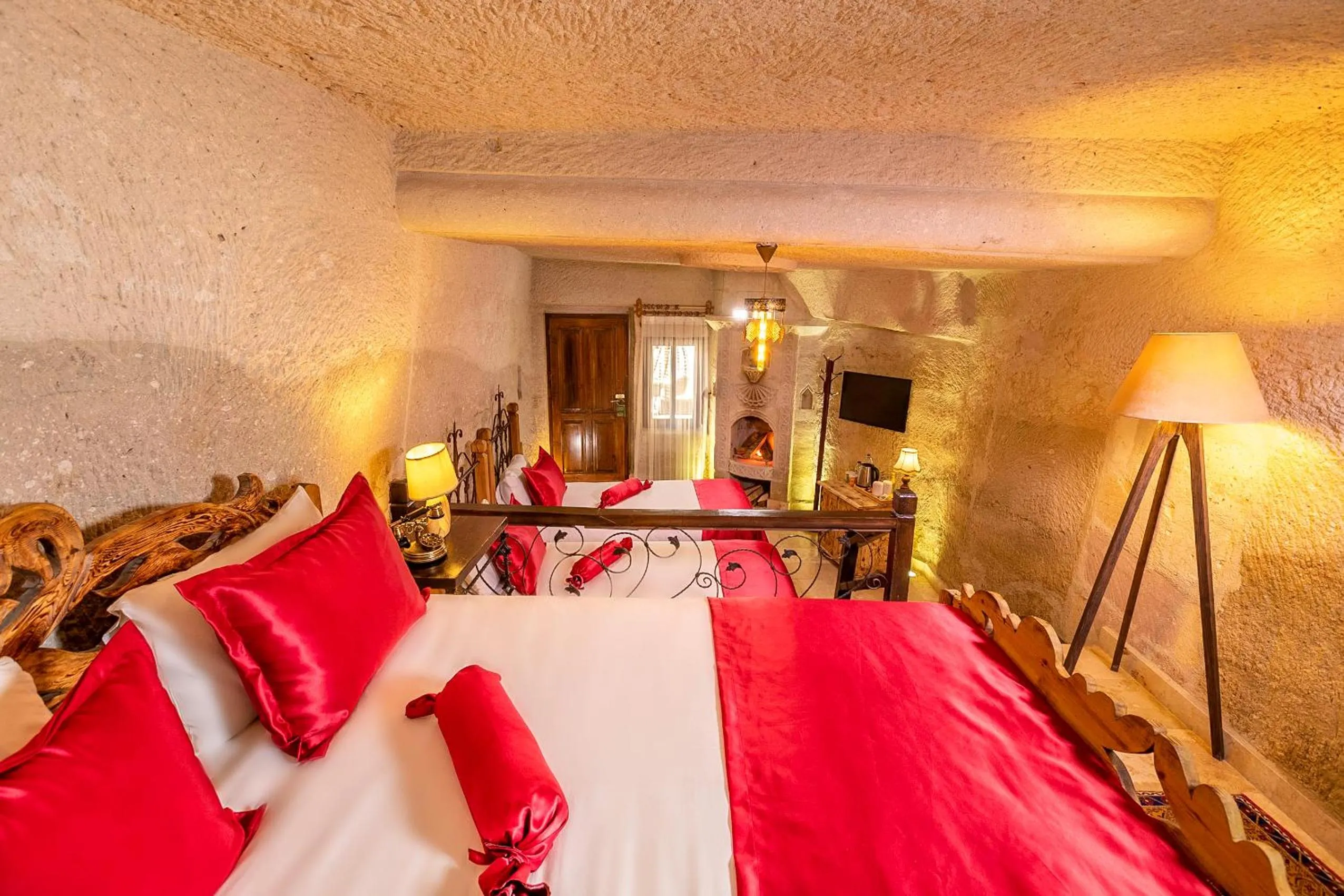 Massage in Helen Cave Suites