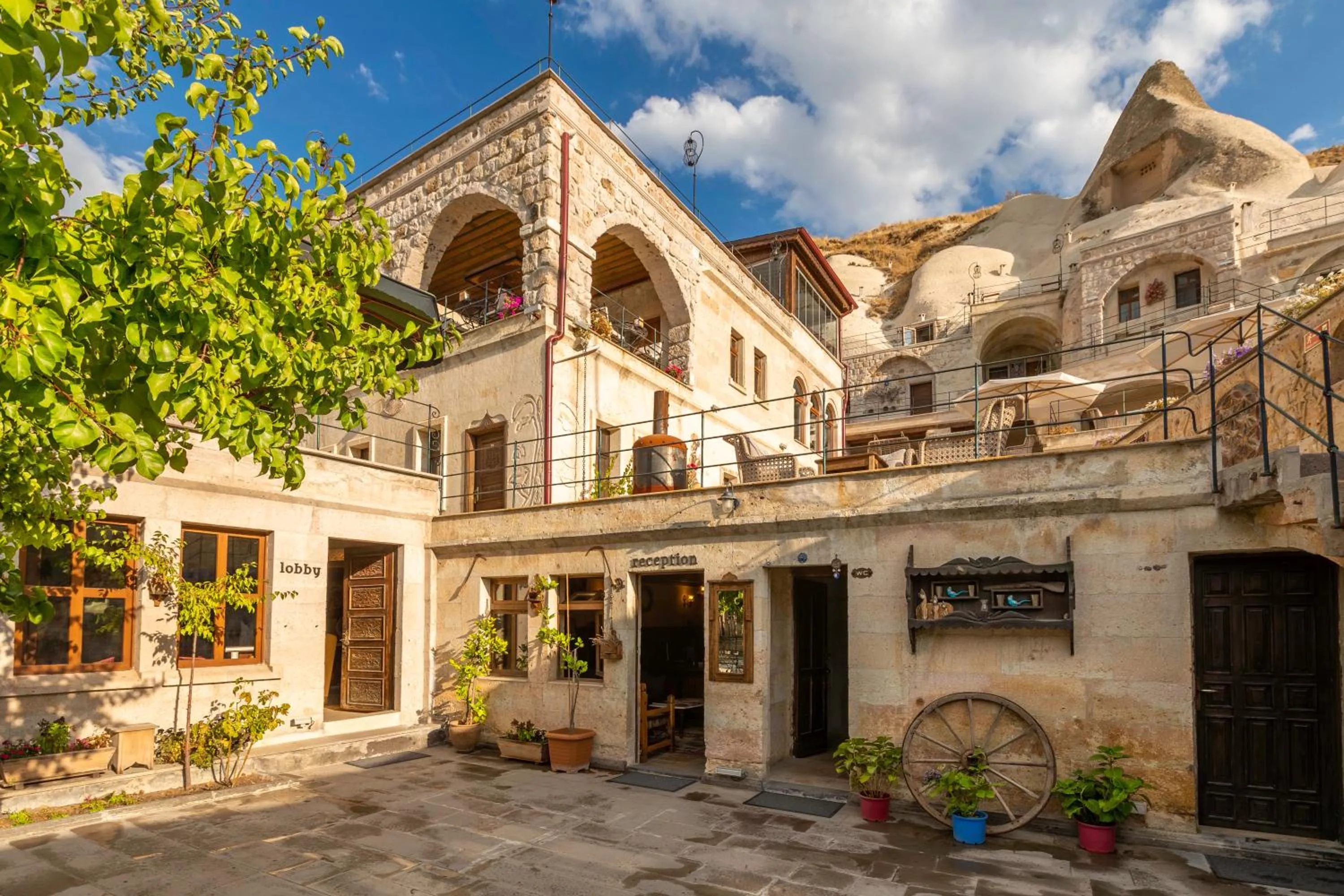 Lobby or reception in Helen Cave Suites