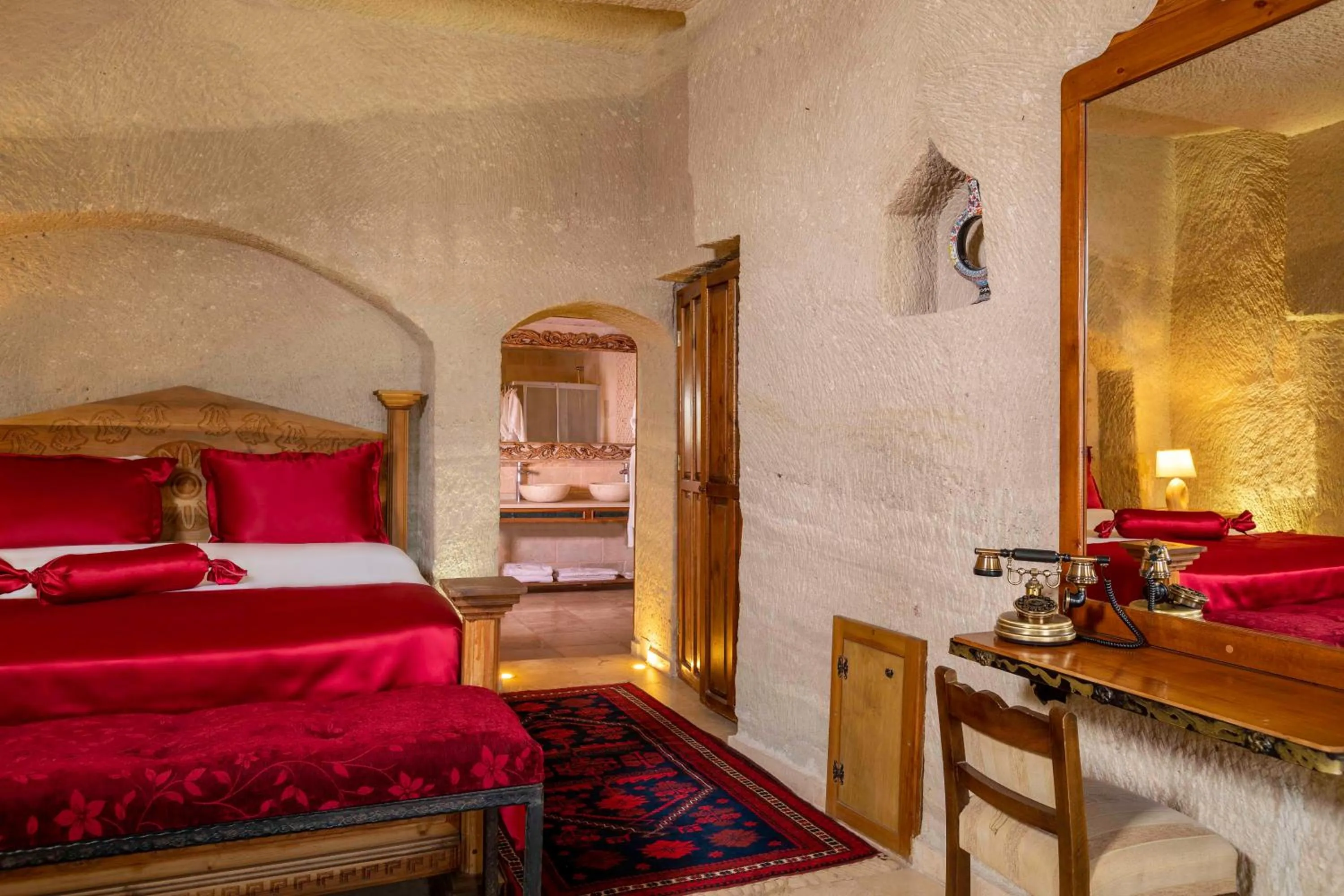 Massage in Helen Cave Suites