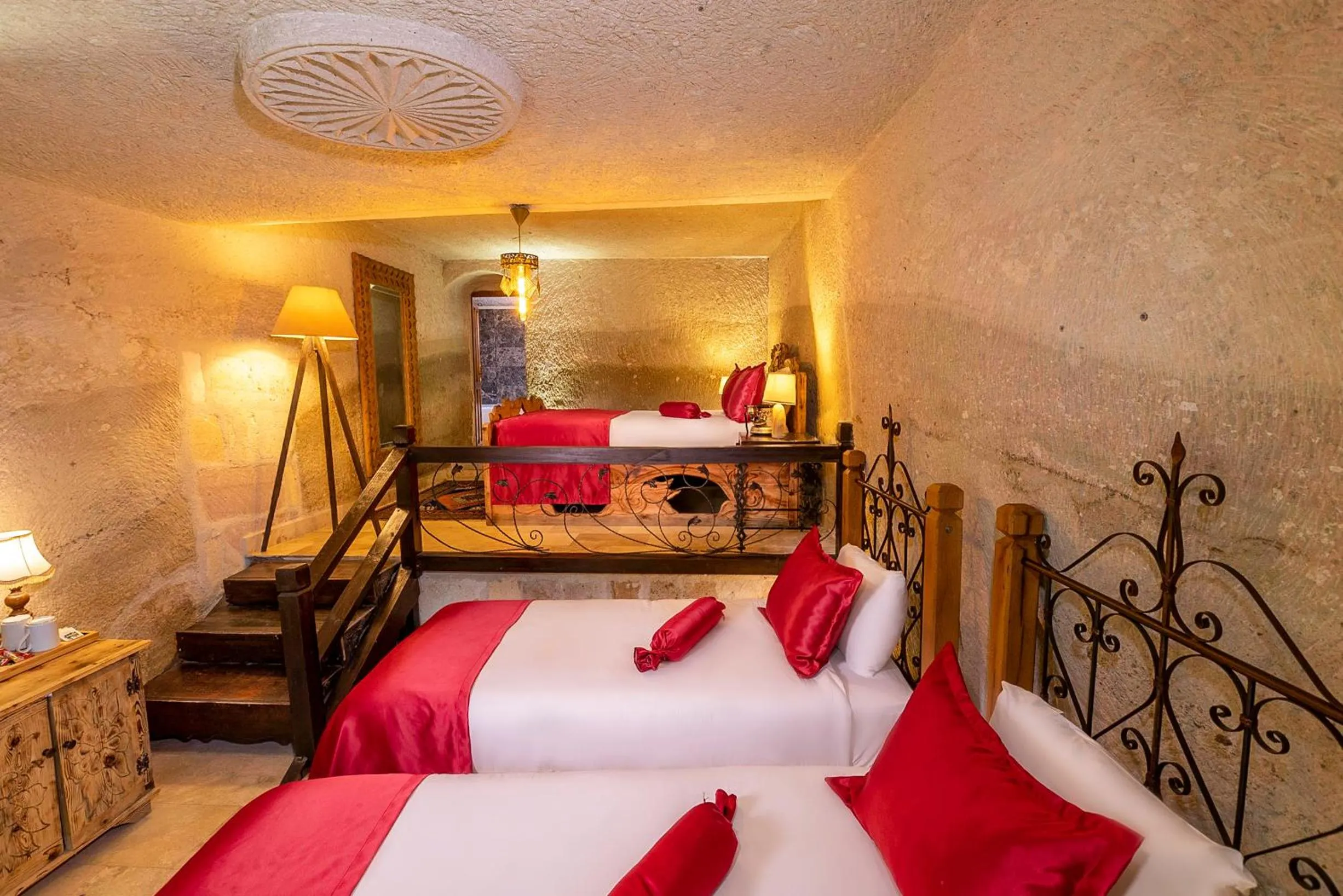 Massage in Helen Cave Suites