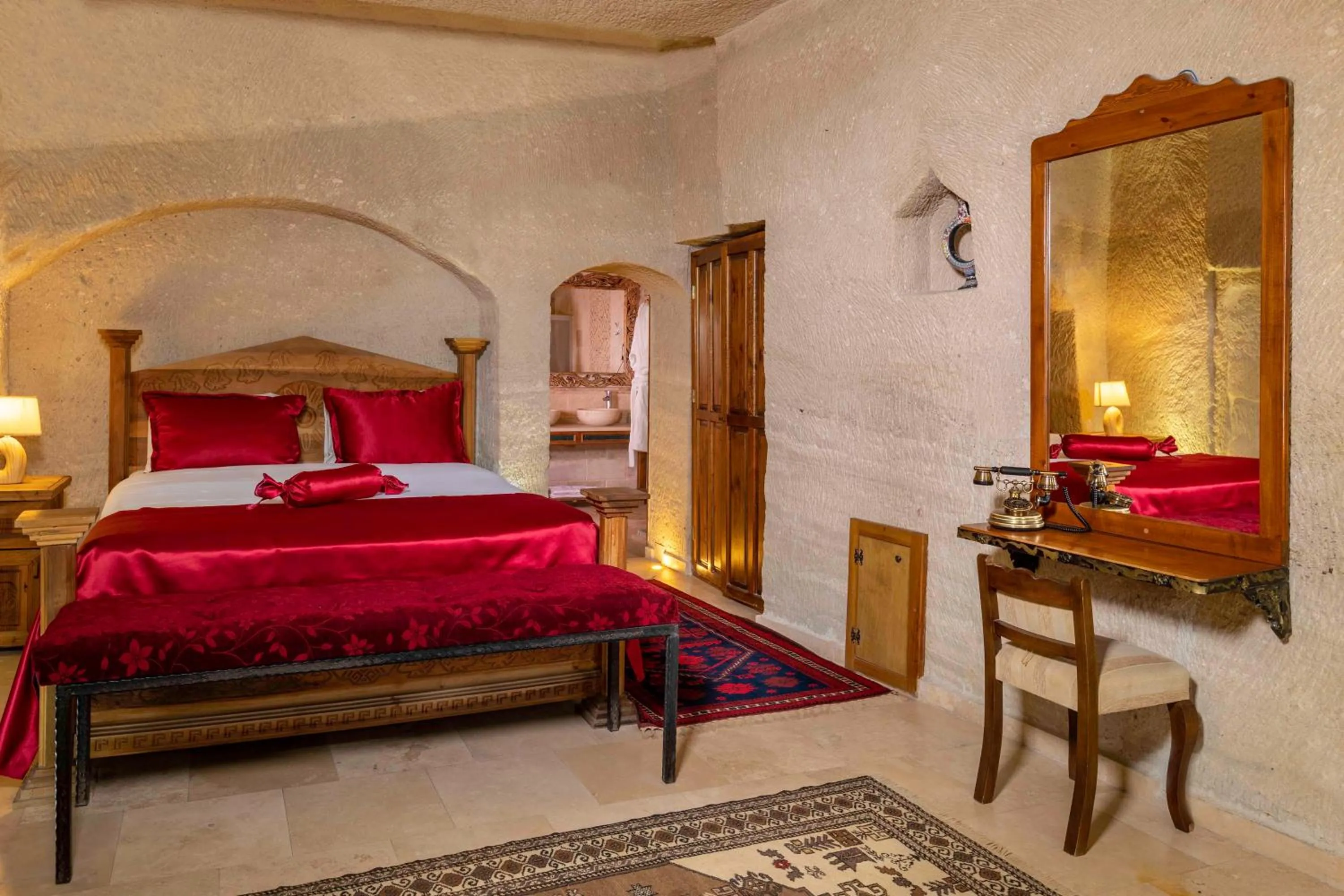 Massage in Helen Cave Suites