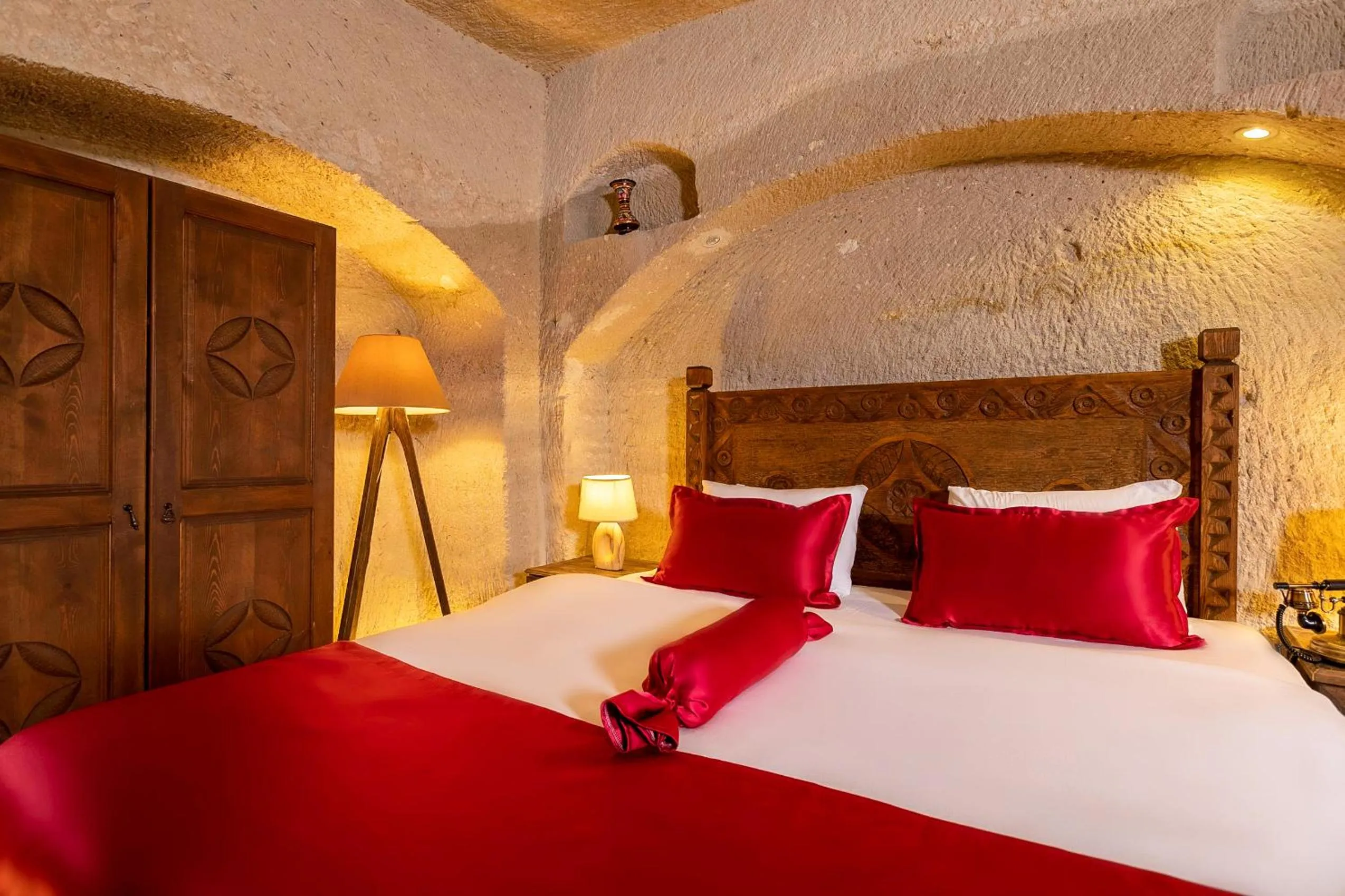 Bed in Helen Cave Suites