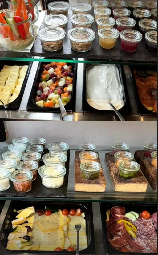 Breakfast in Wertschätzer Hotel - Krumme Str