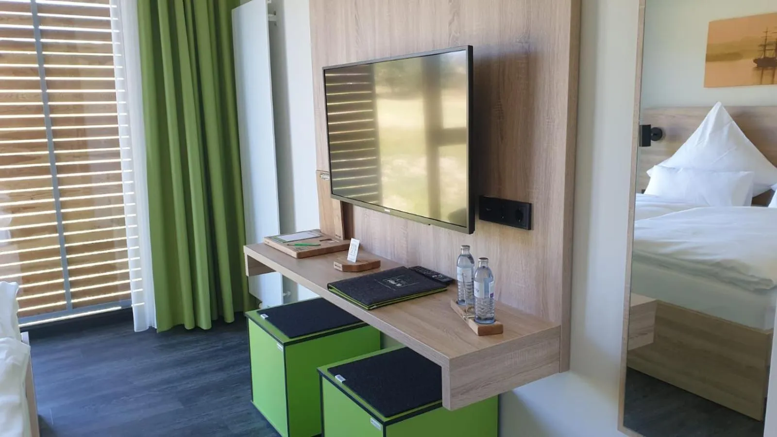 TV and multimedia, Bed in Hotel FÜNF10