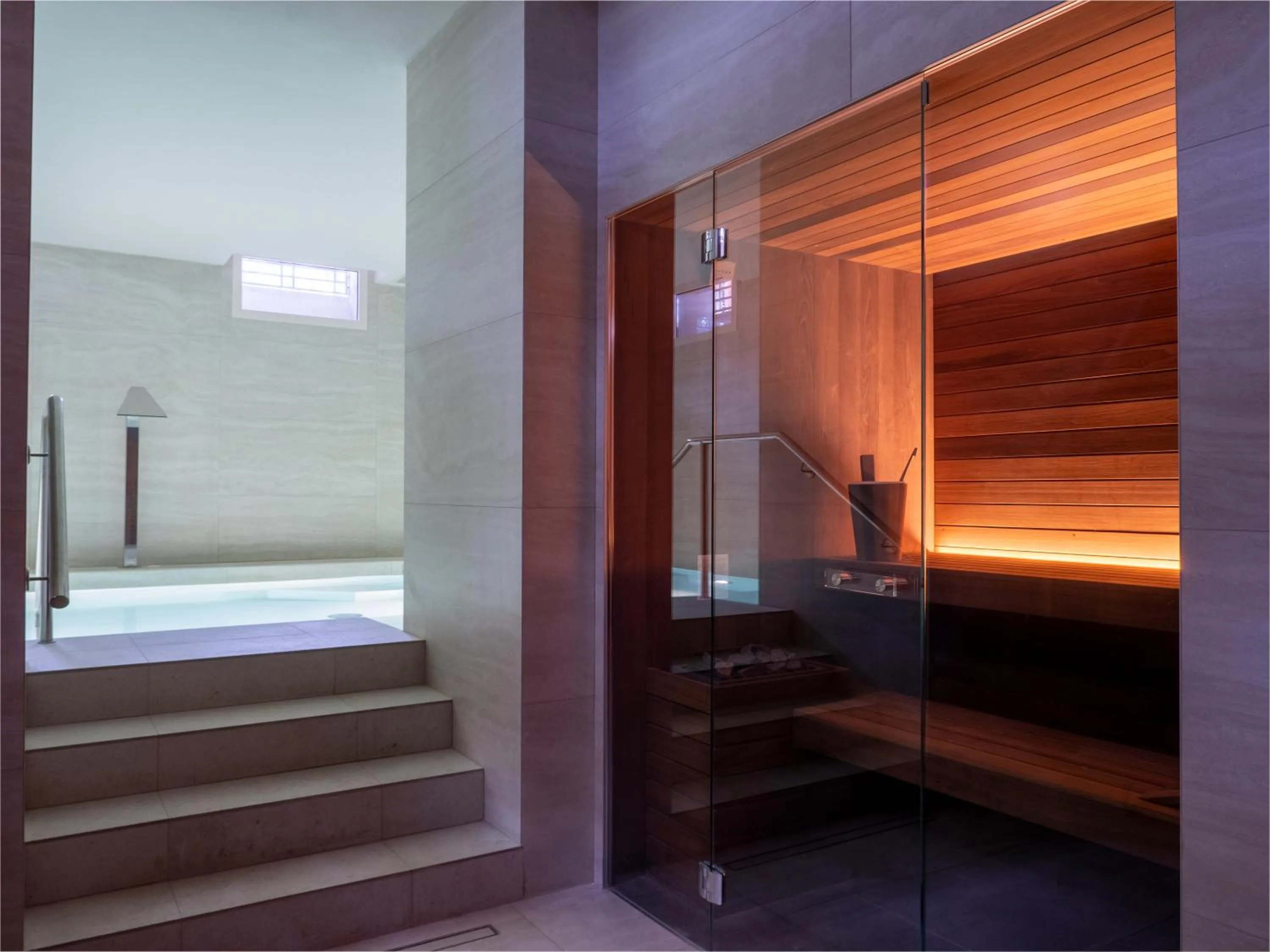 Hot Tub in Boutique Hotel Villa Monty Banks