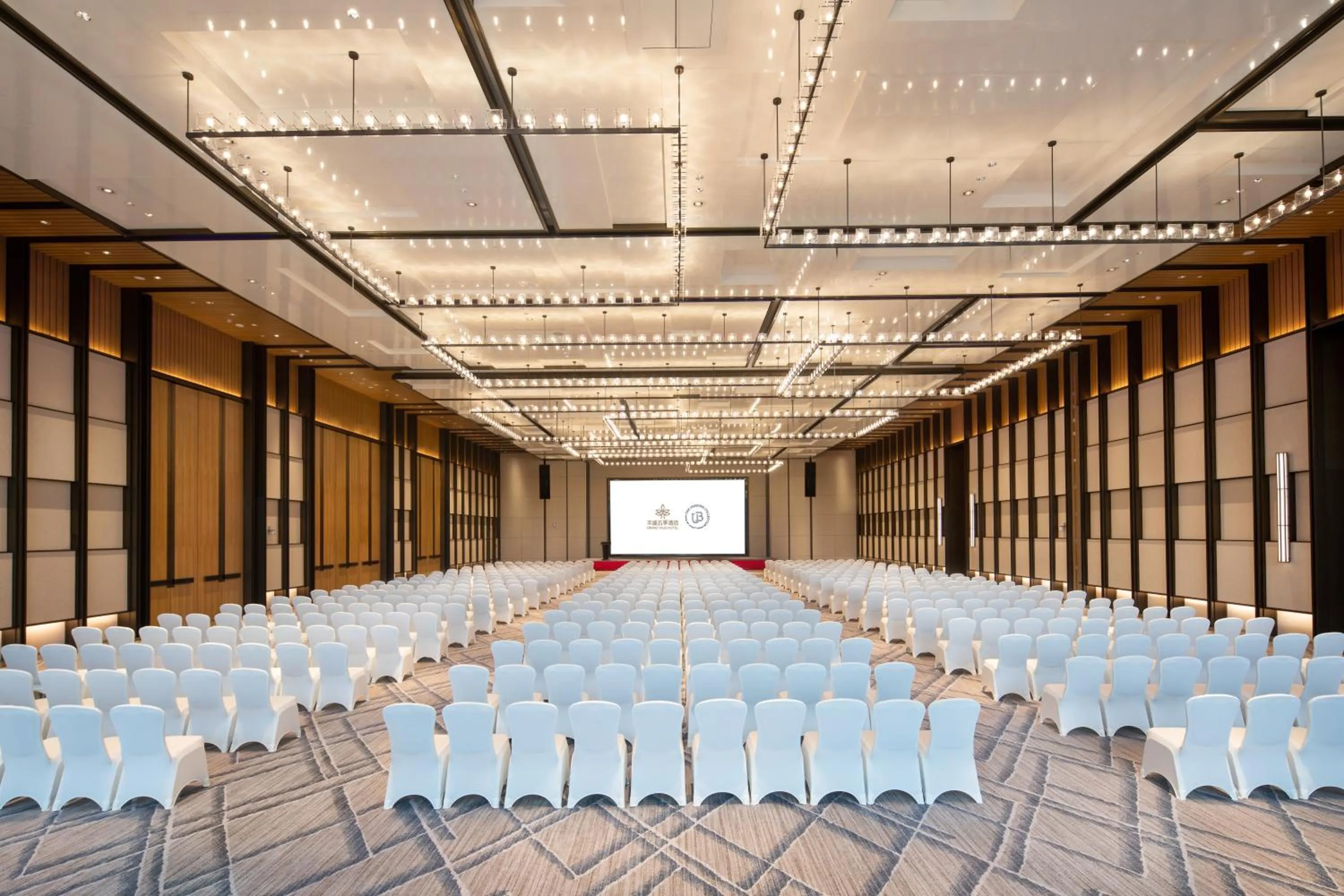 Business facilities in Grand WUJI Hotel, in The Unbound Collection by Hyatt