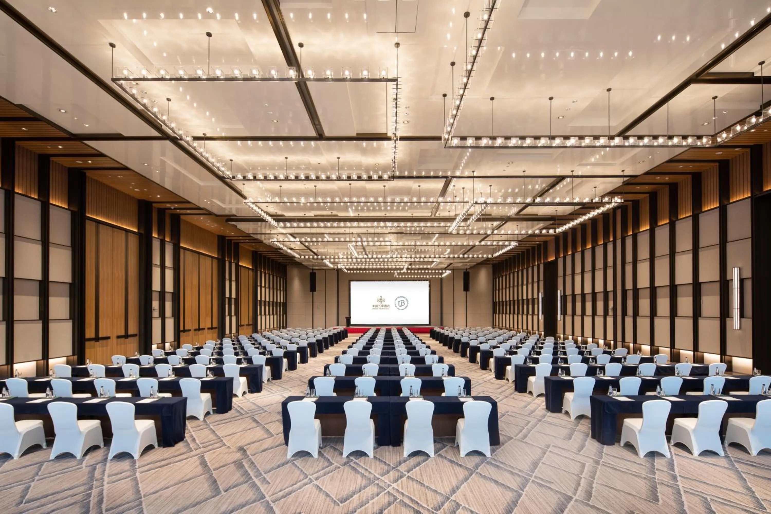 Business facilities in Grand WUJI Hotel, in The Unbound Collection by Hyatt